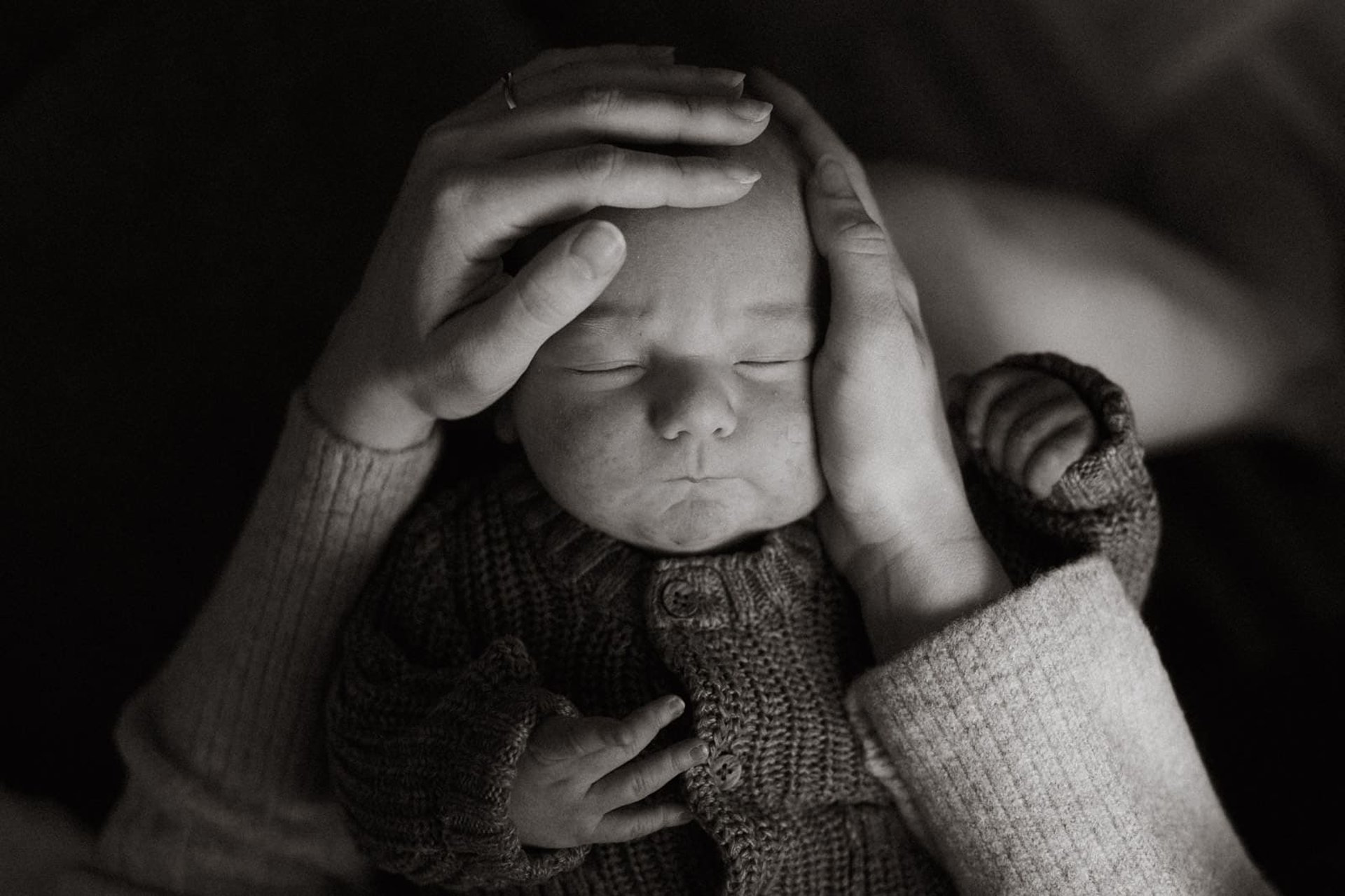 schwarz weiß newbornfotos emotionale fotoshootings in wien