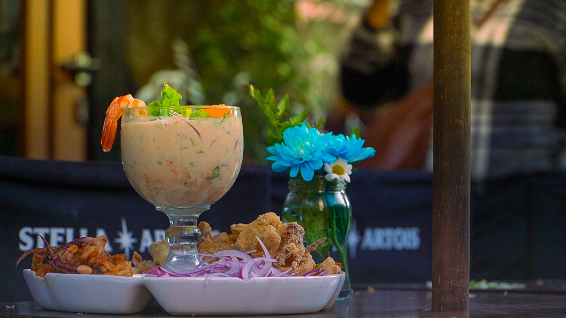 black and white bed linen