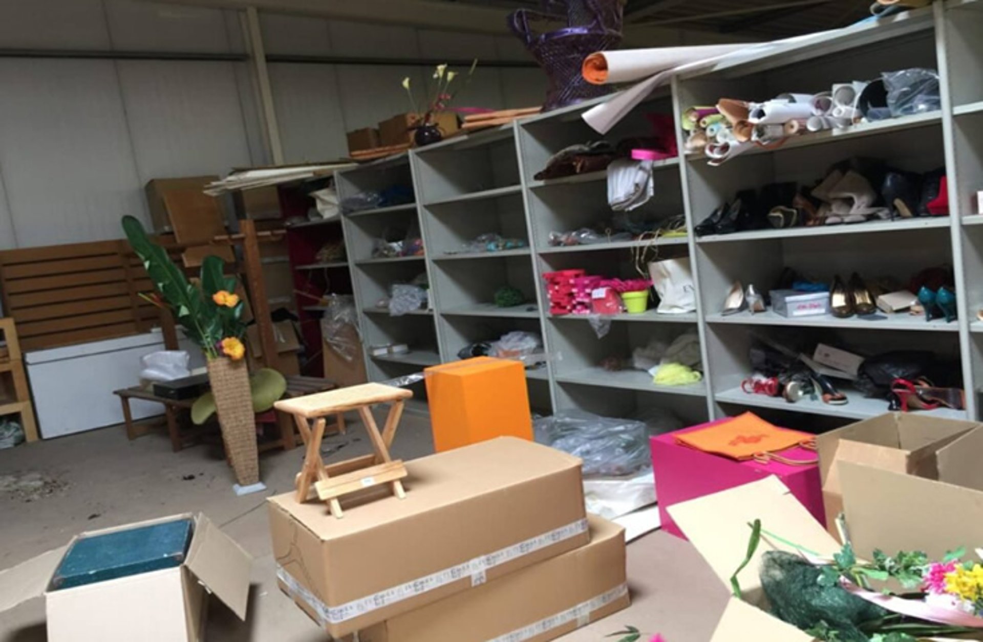 black and white bed linen