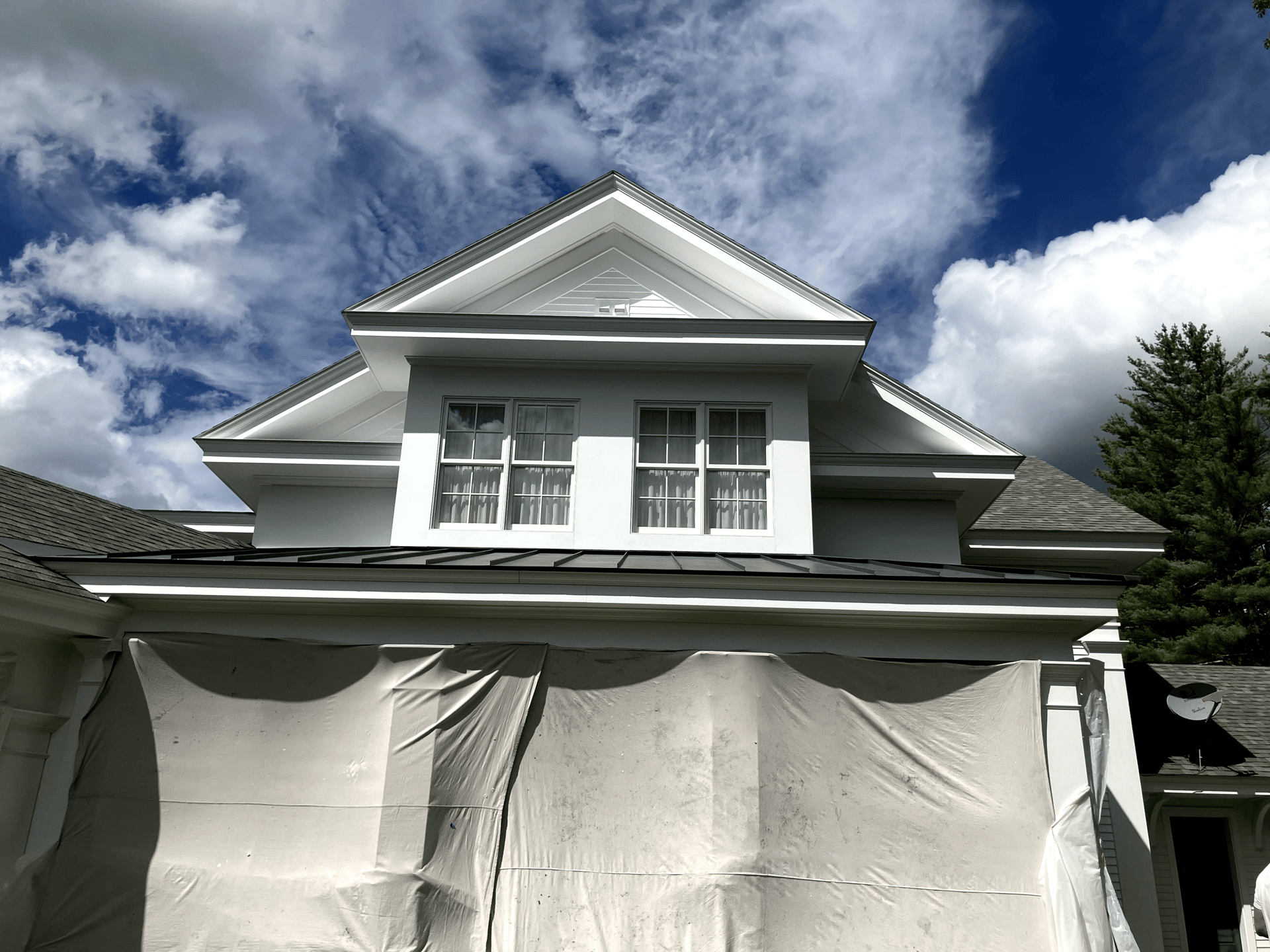 black and white bed linen