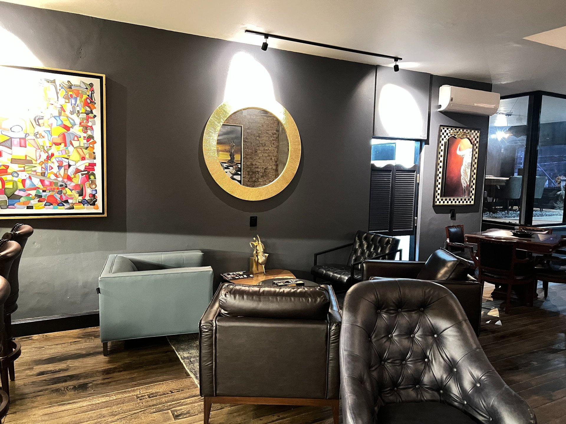 black and white bed linen