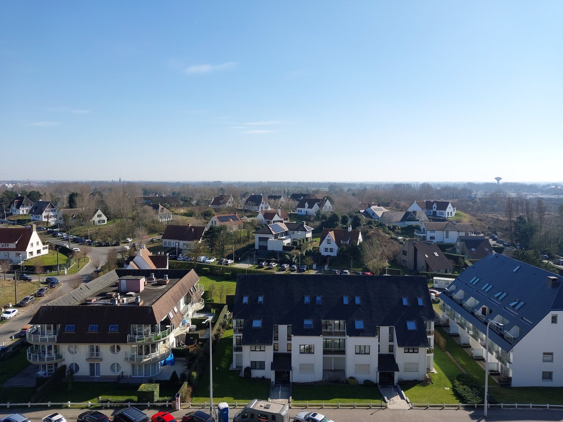 black and white bed linen