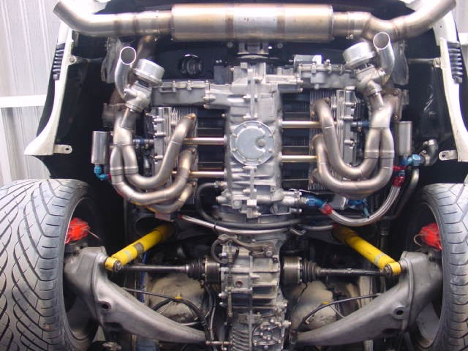 gray computer monitor