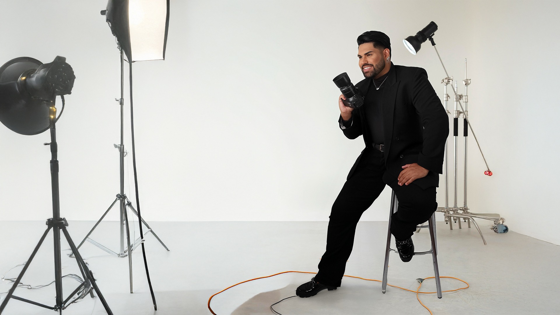 black and white bed linen