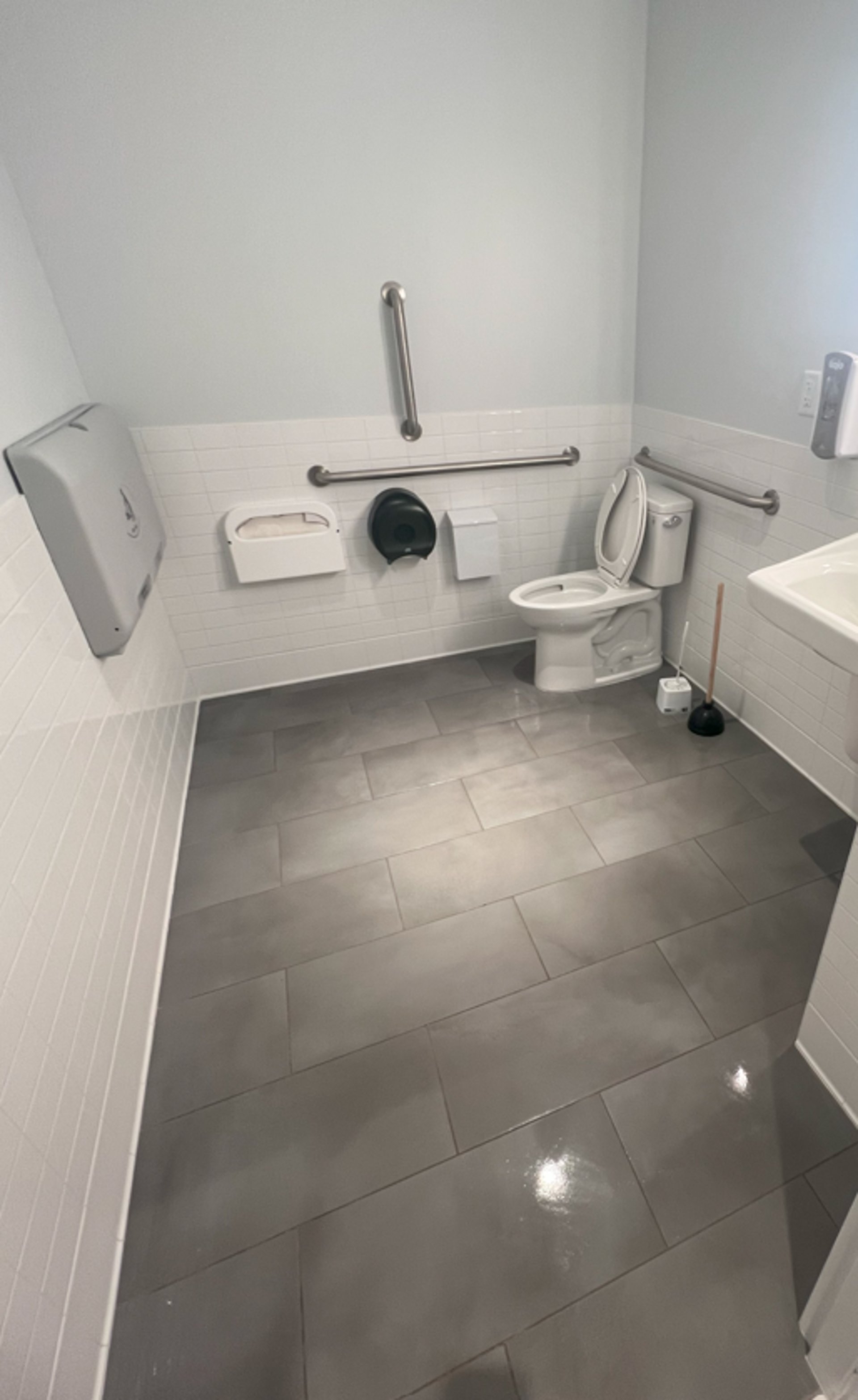 MAJOR COMMERCIAL FLOOR STIPPED AND WAXED IN KANSAS CITY KANSAS AND KANSAS CITY MISSOURI