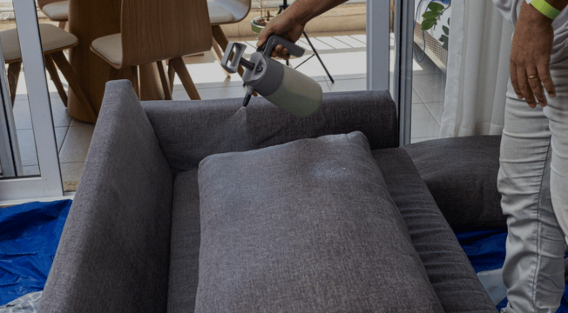 black and white bed linen