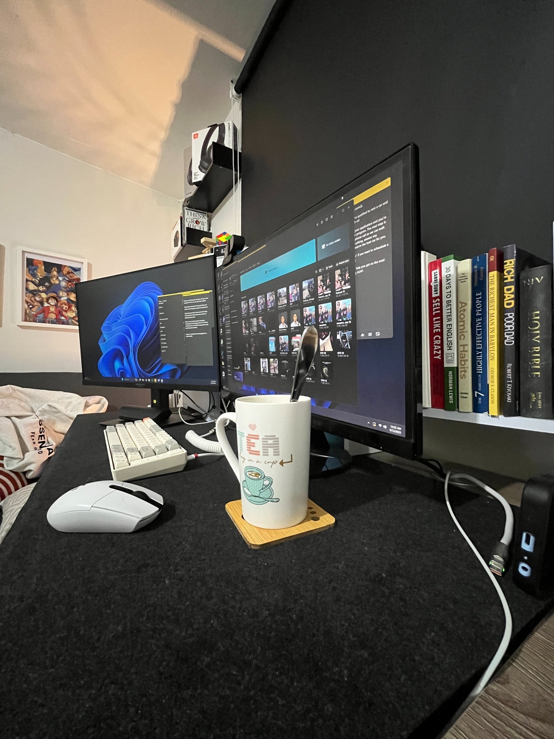 black laptop computer