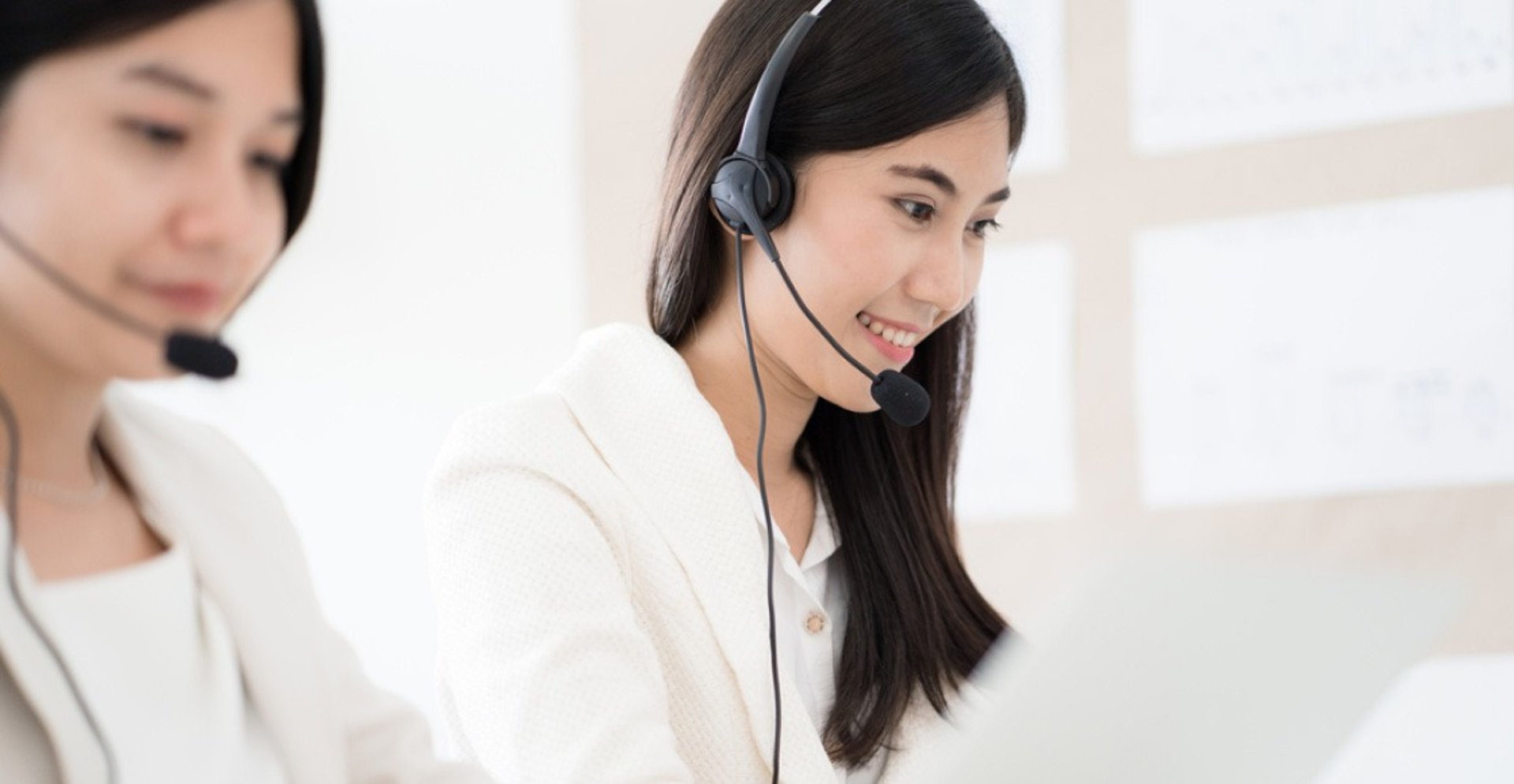 gray computer monitor