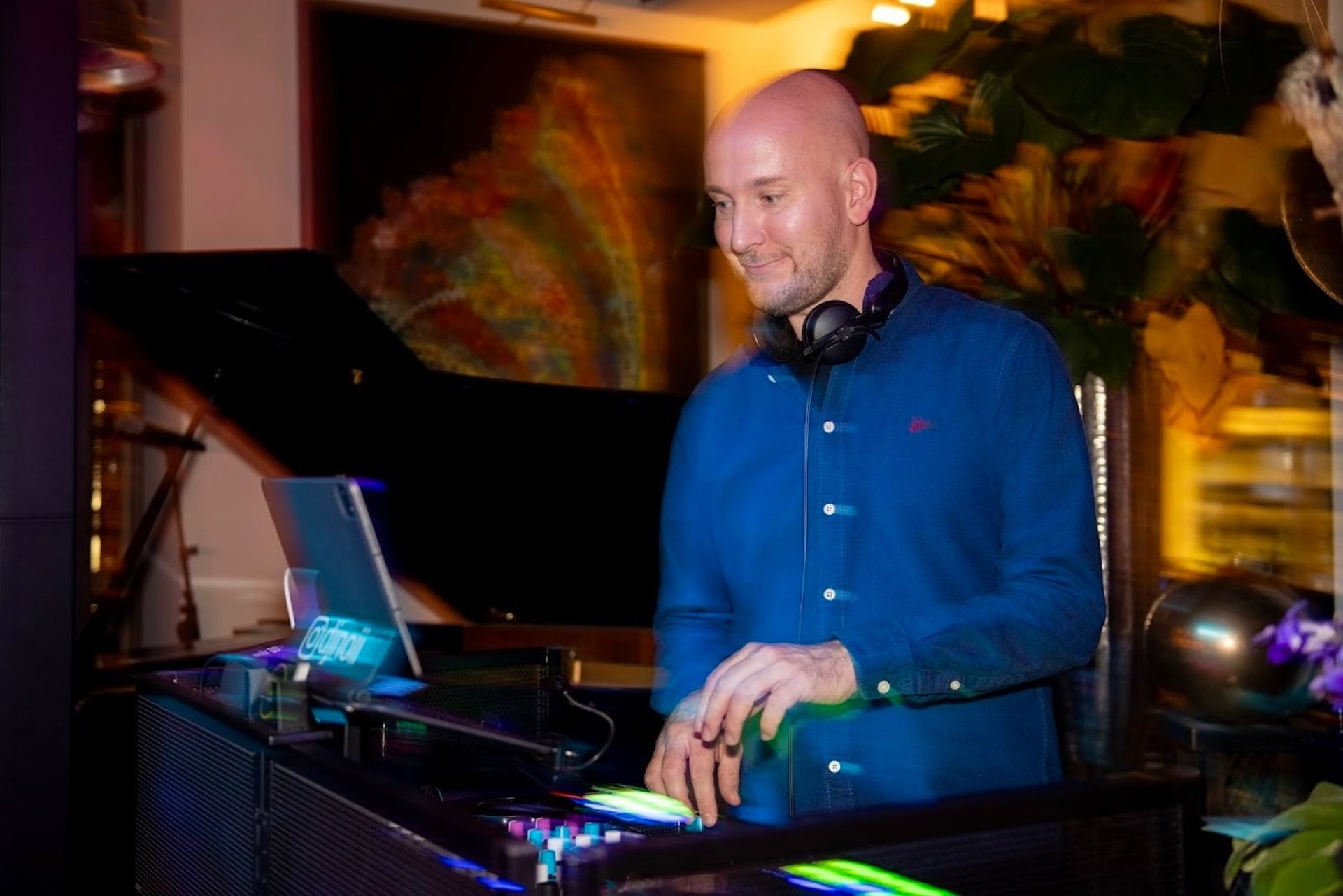 black and white bed linen