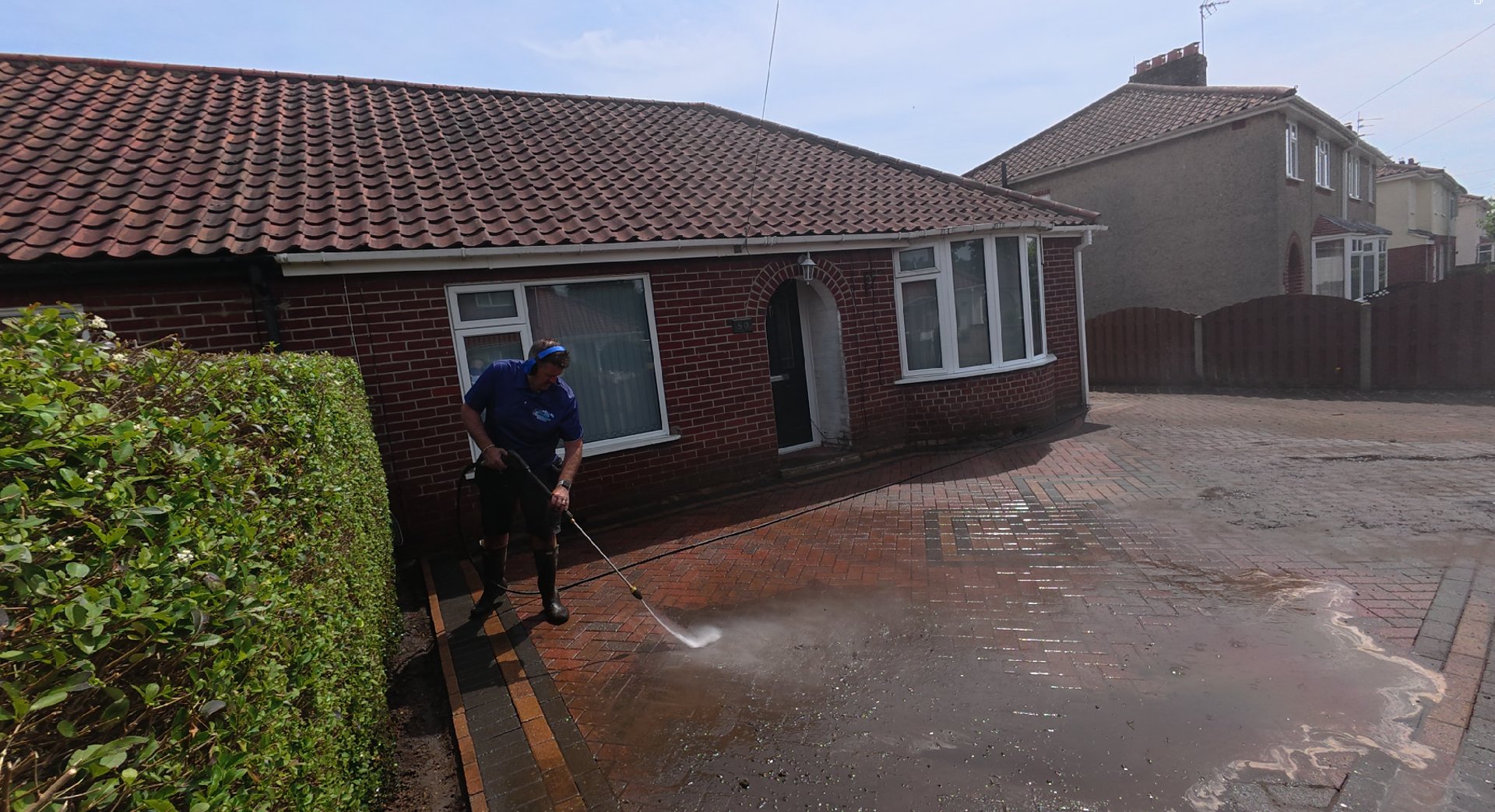 black and brown leather padded tub sofa