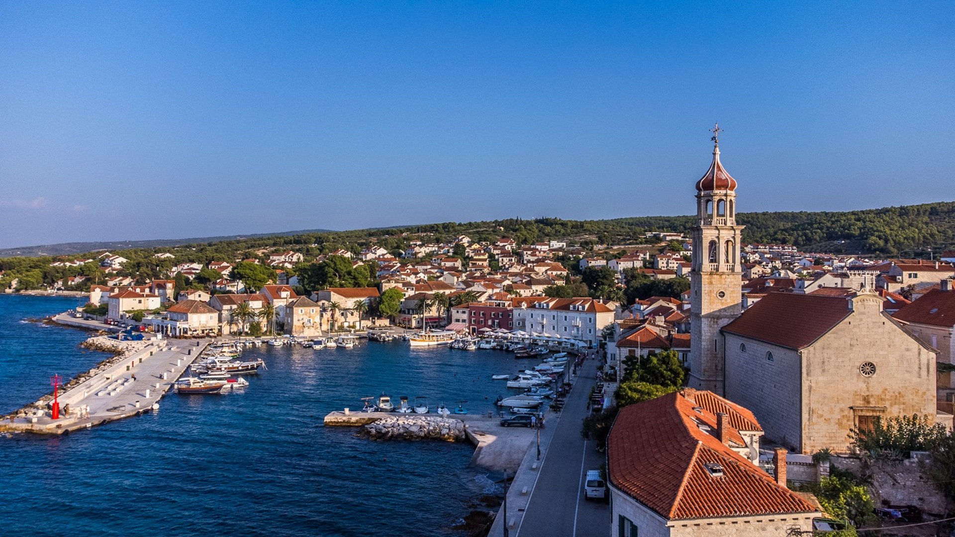 gray computer monitor