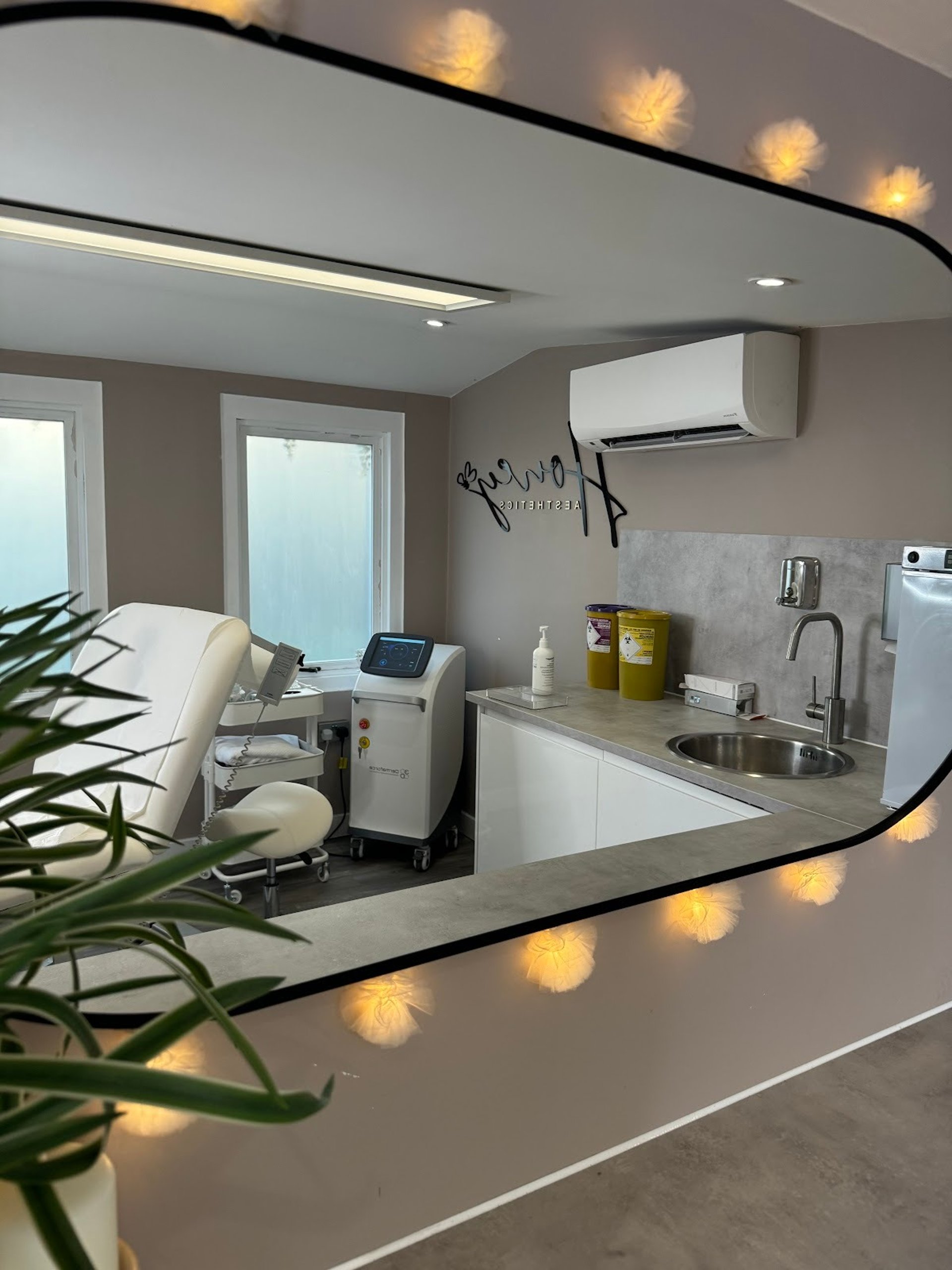 woman wearing black crew-neck shirt