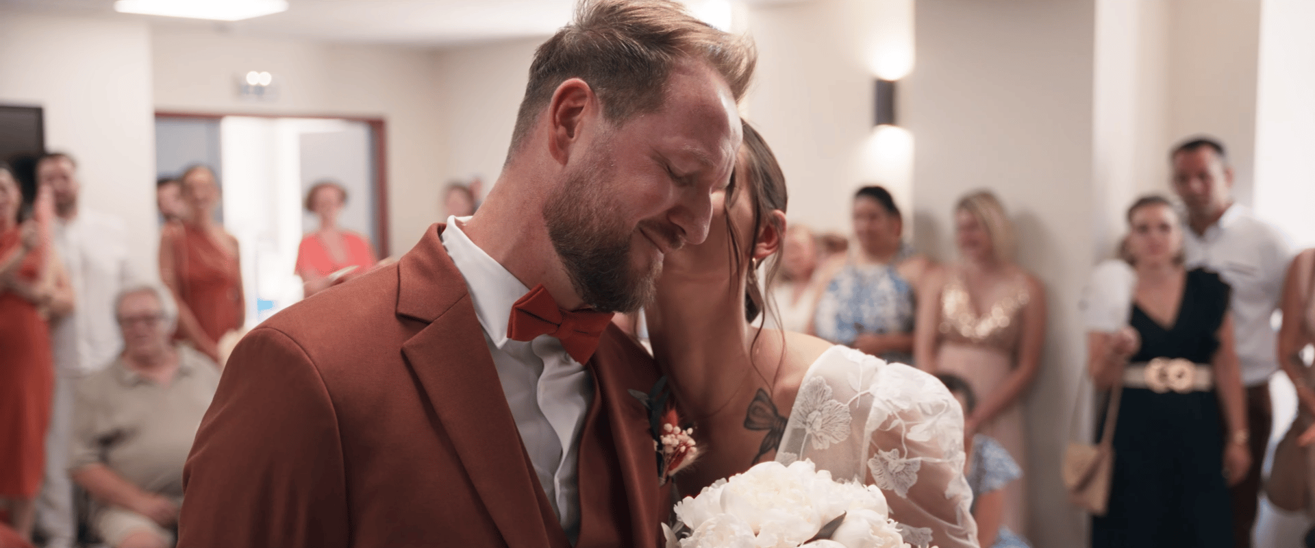 black and white bed linen