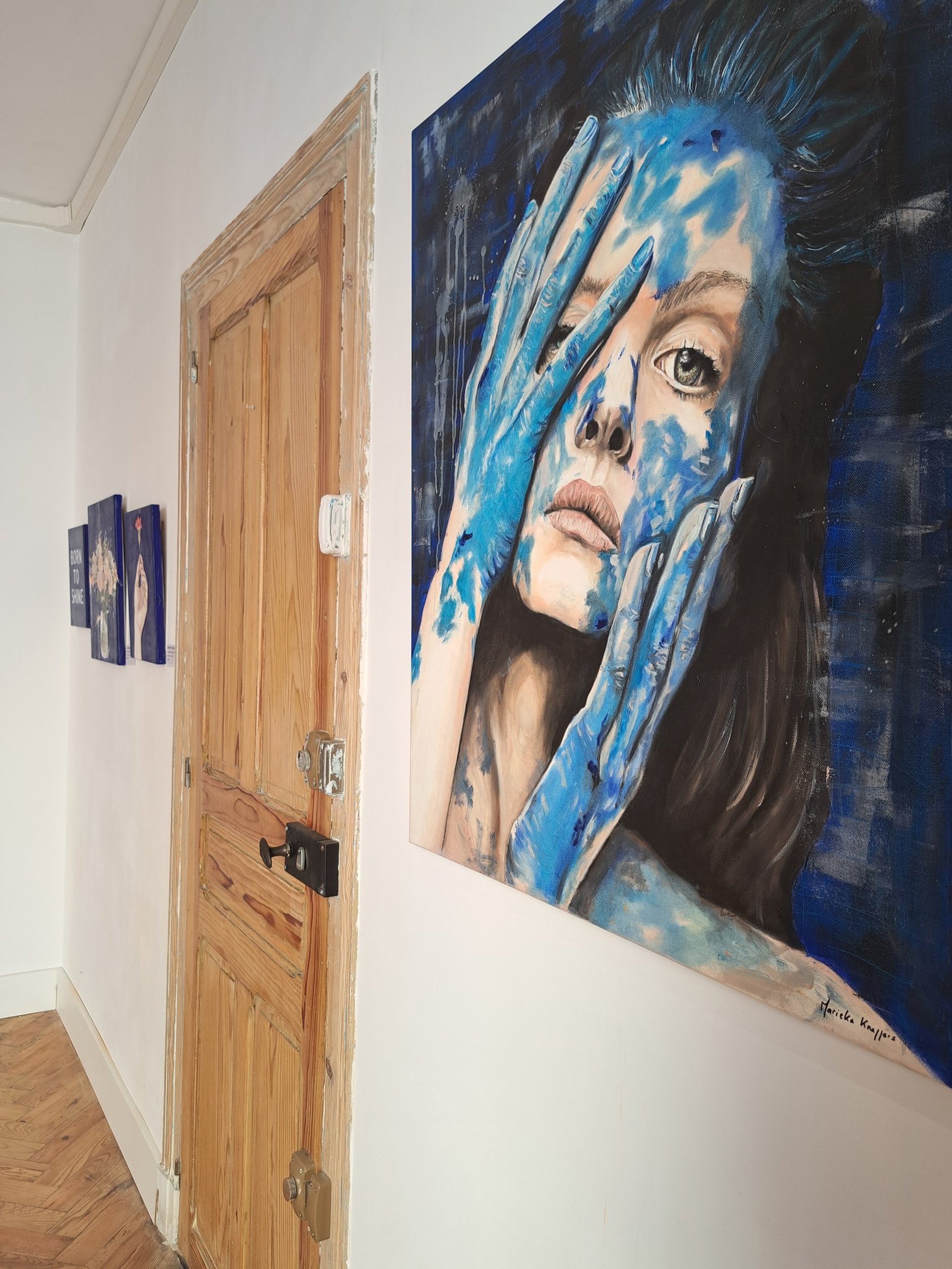 black and brown leather padded tub sofa