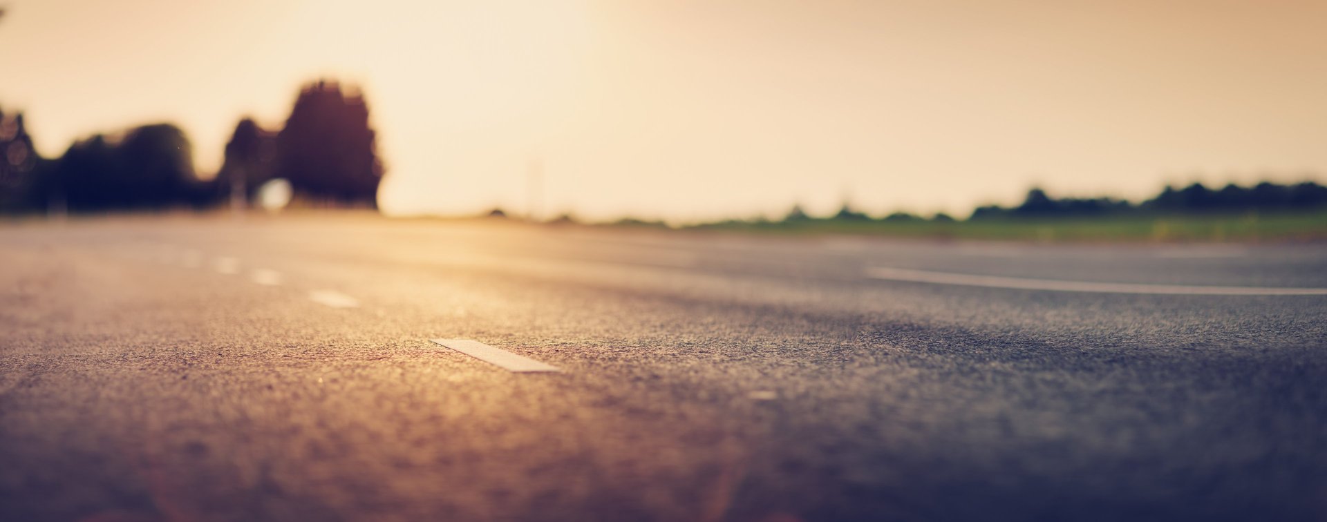 gray computer monitor