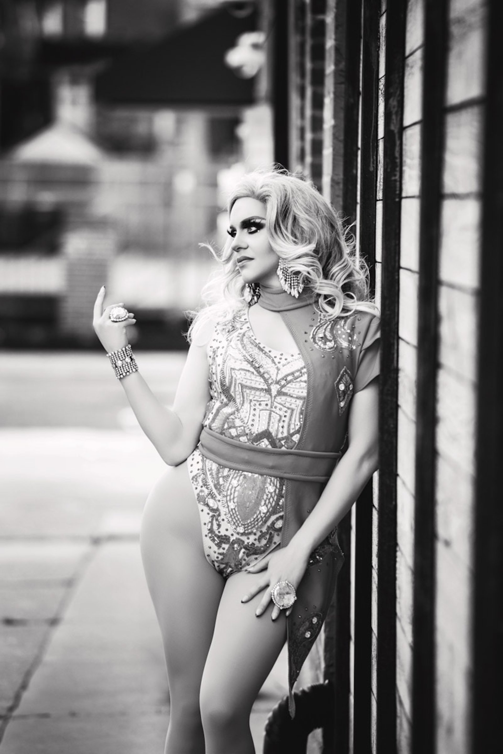 black and white bed linen