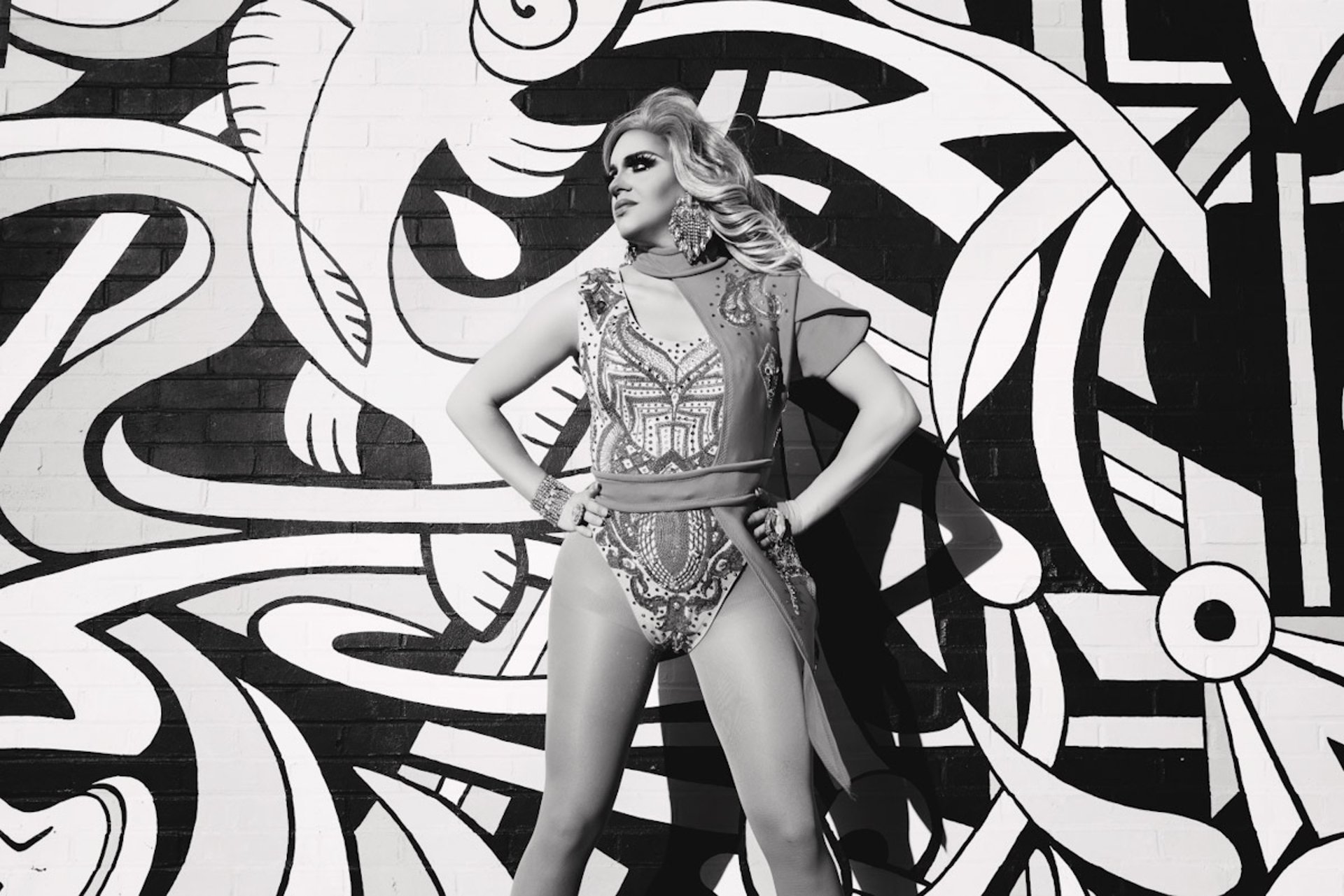 gray computer monitor