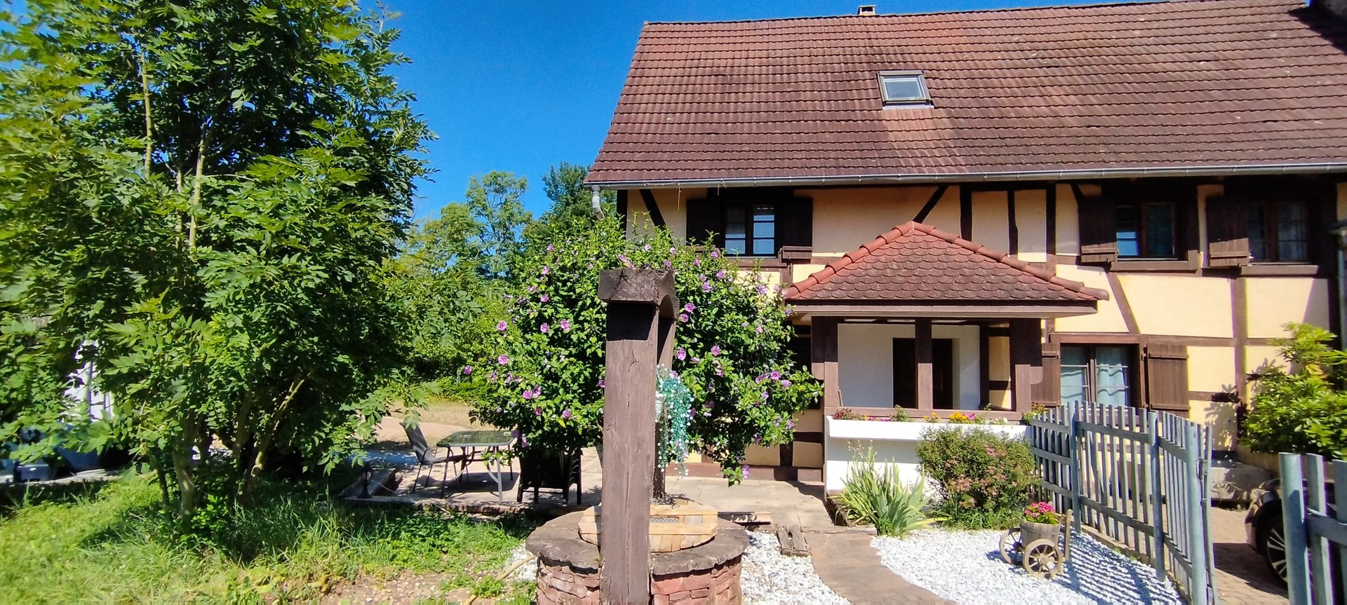 black and brown leather padded tub sofa