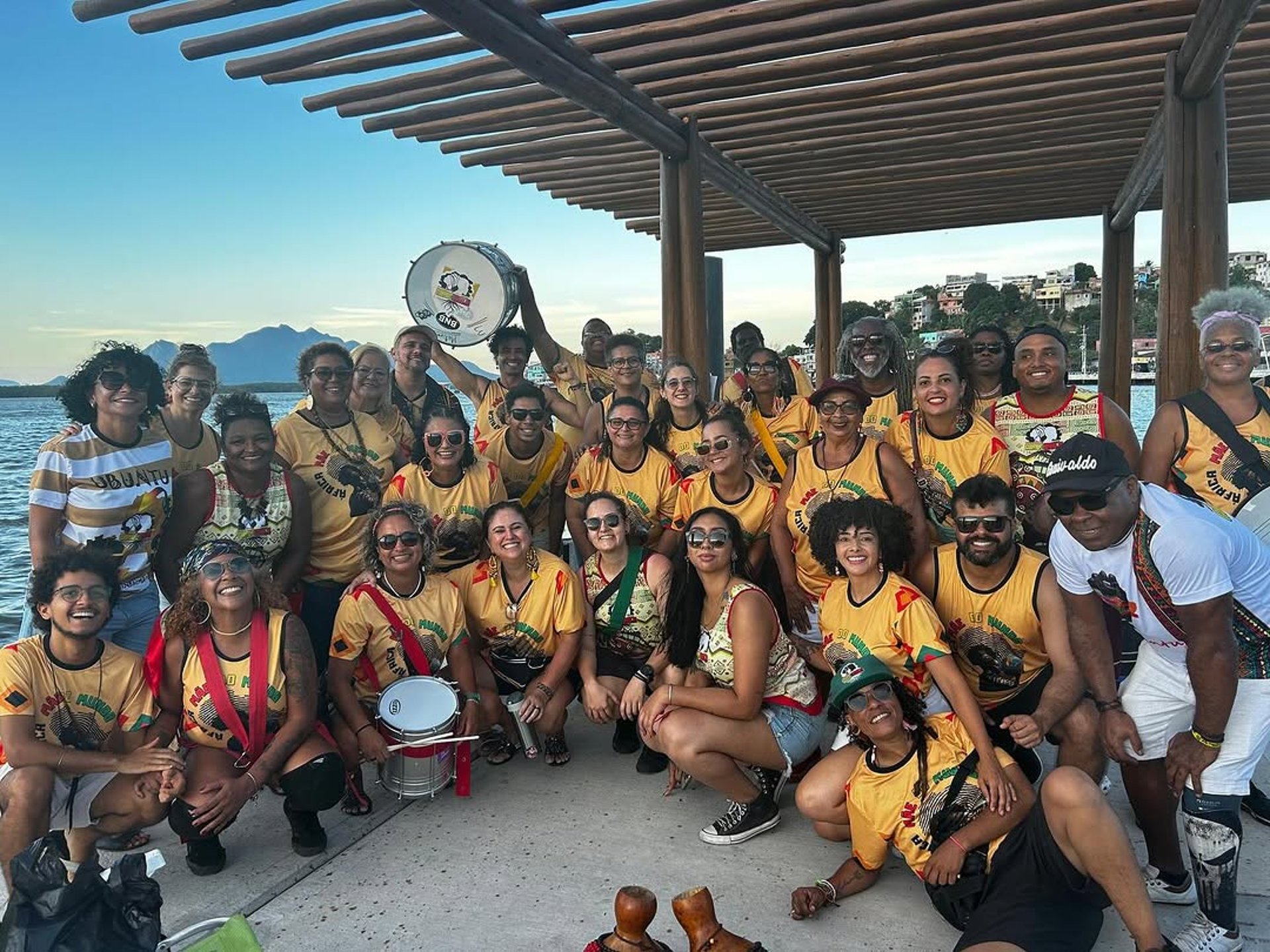 black and white bed linen