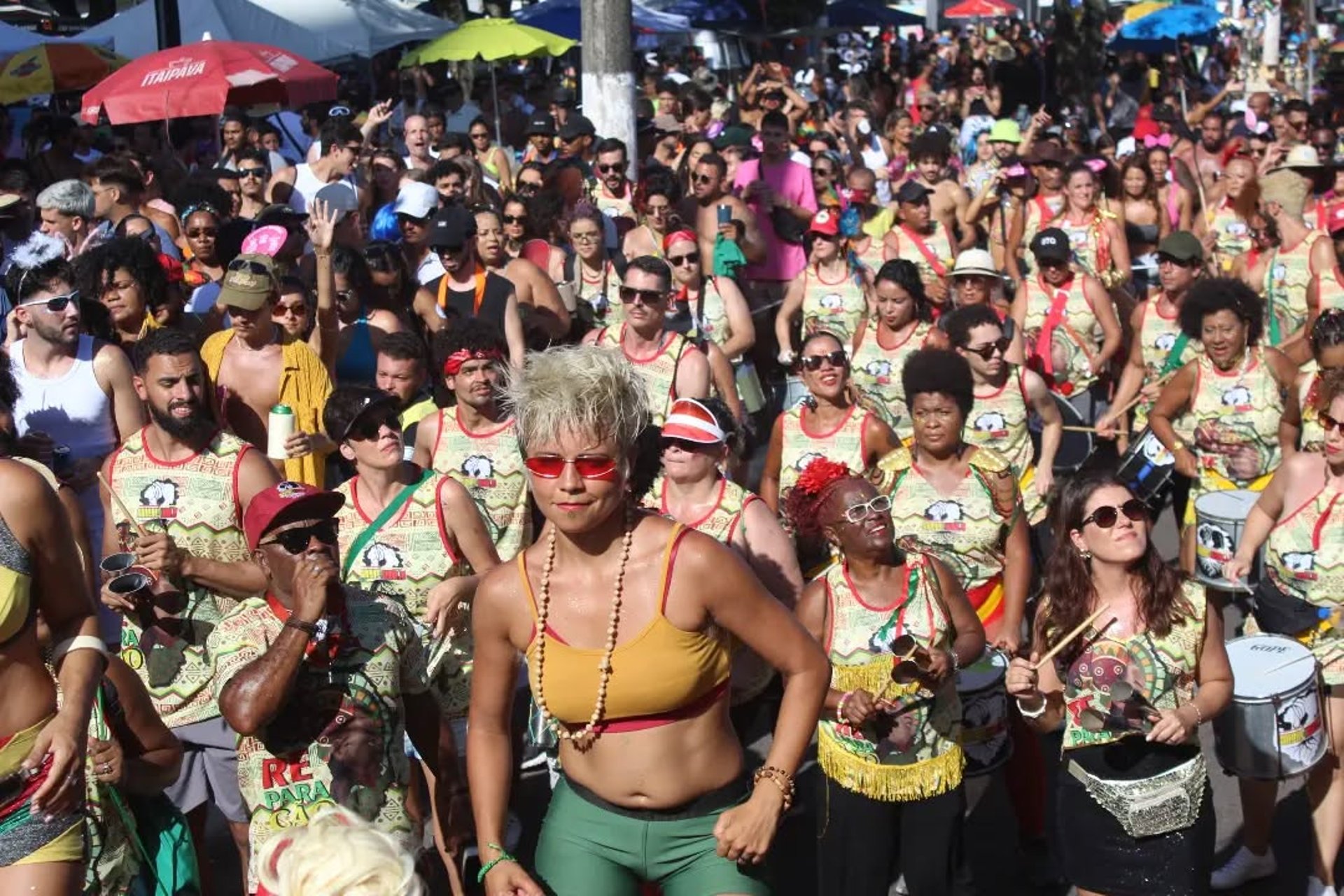 gray computer monitor