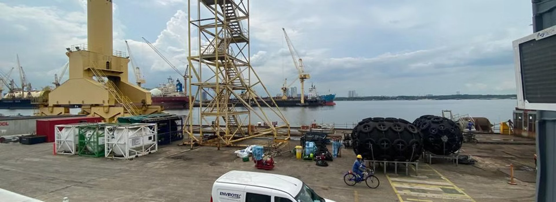 black and brown leather padded tub sofa