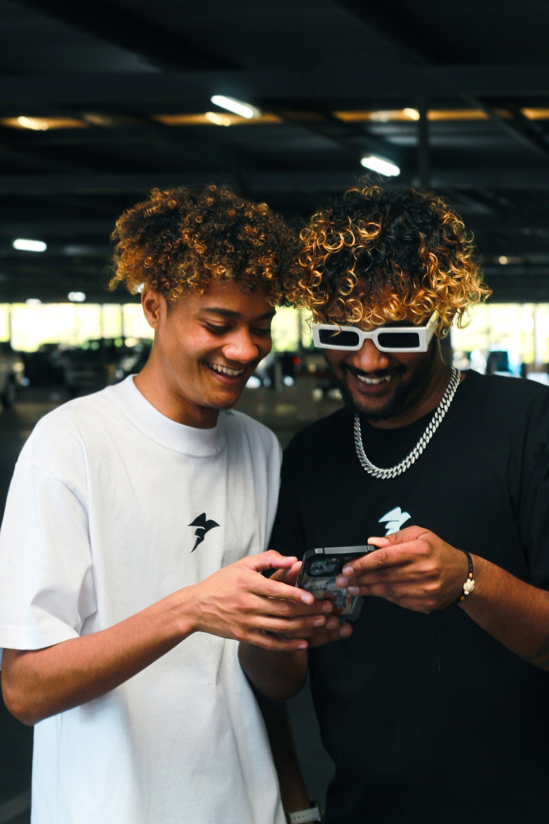 gray computer monitor