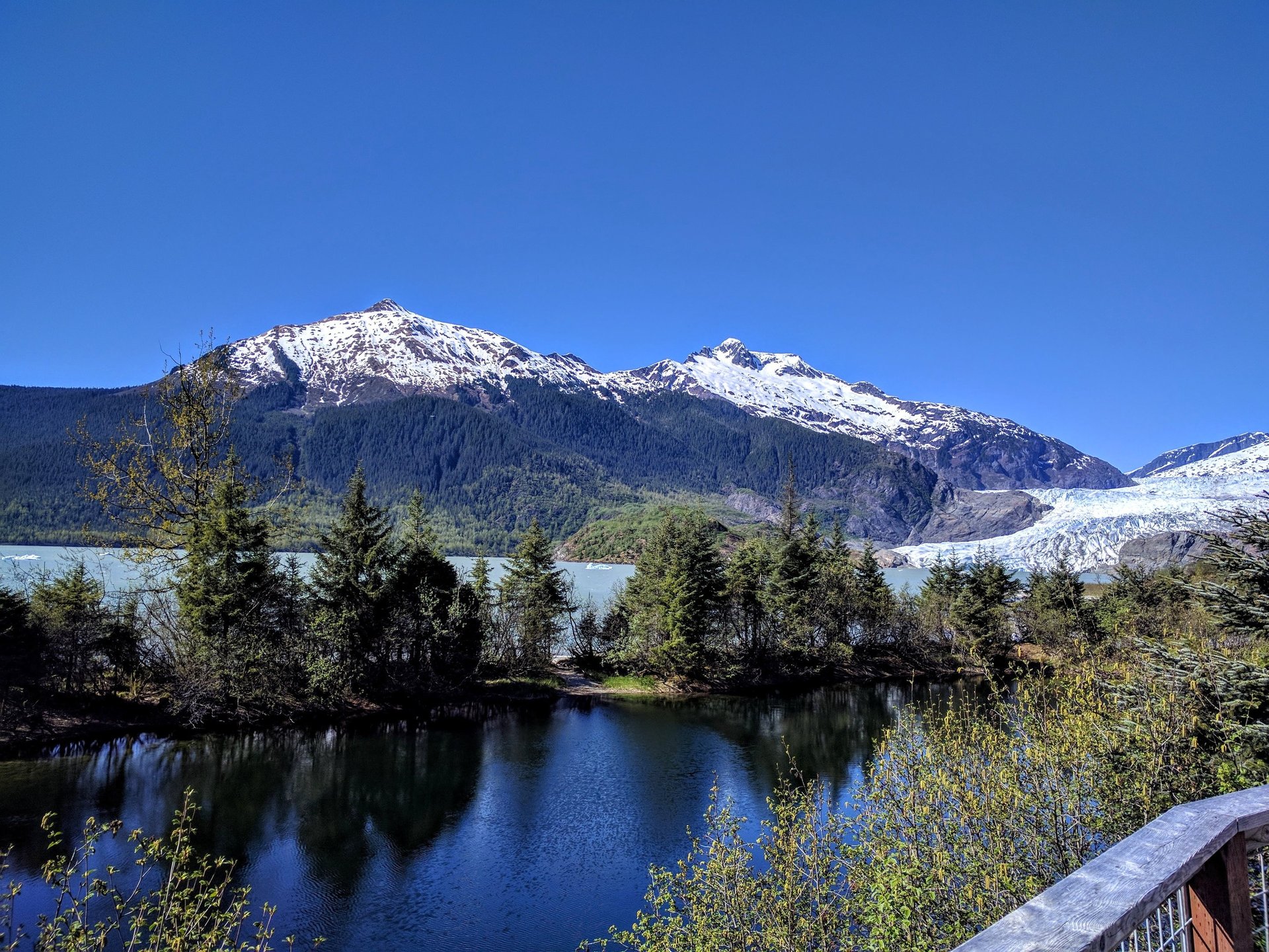 Juneau-Alaska-Mendenhall-Glacier