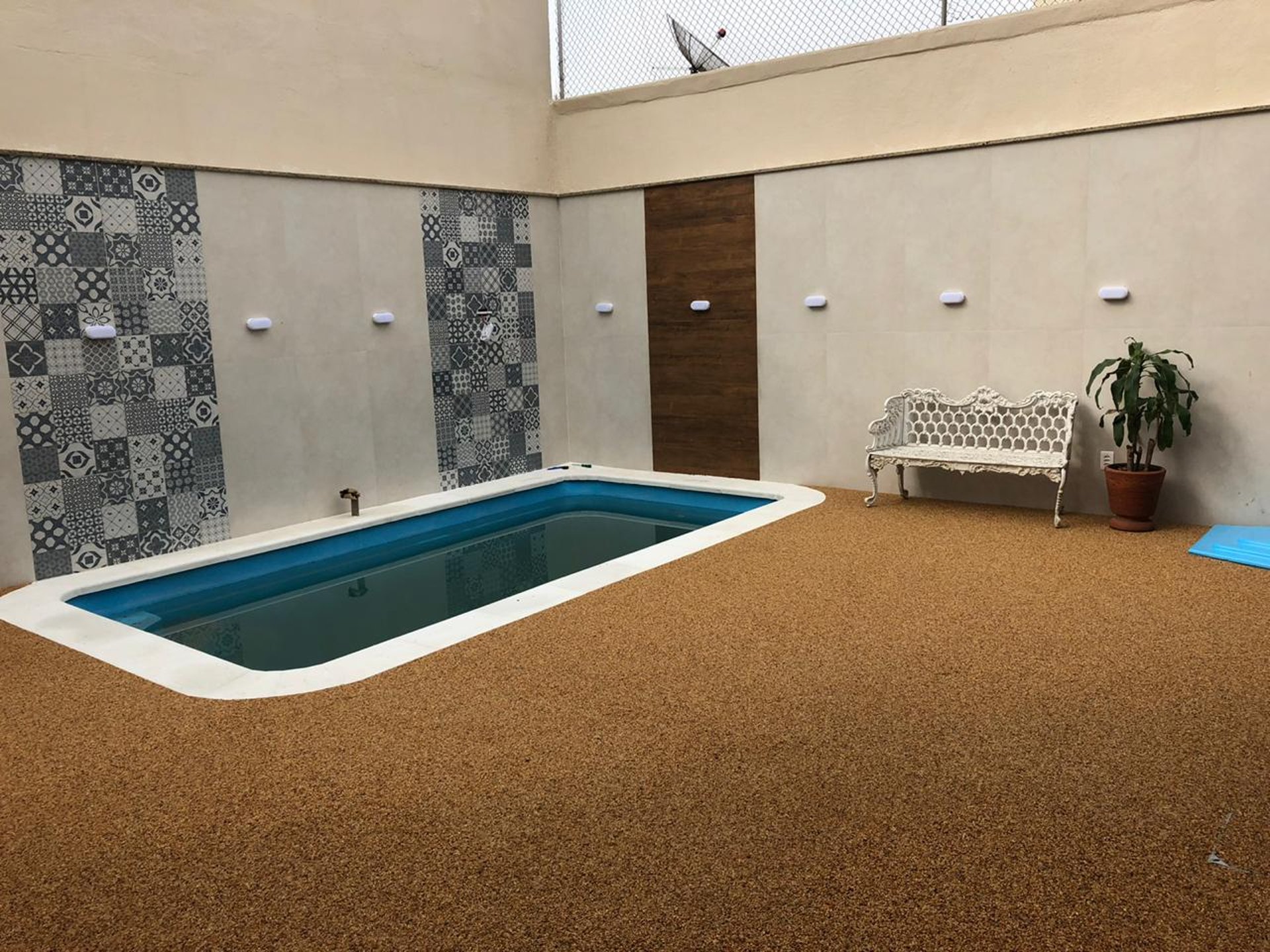 black and brown leather padded tub sofa