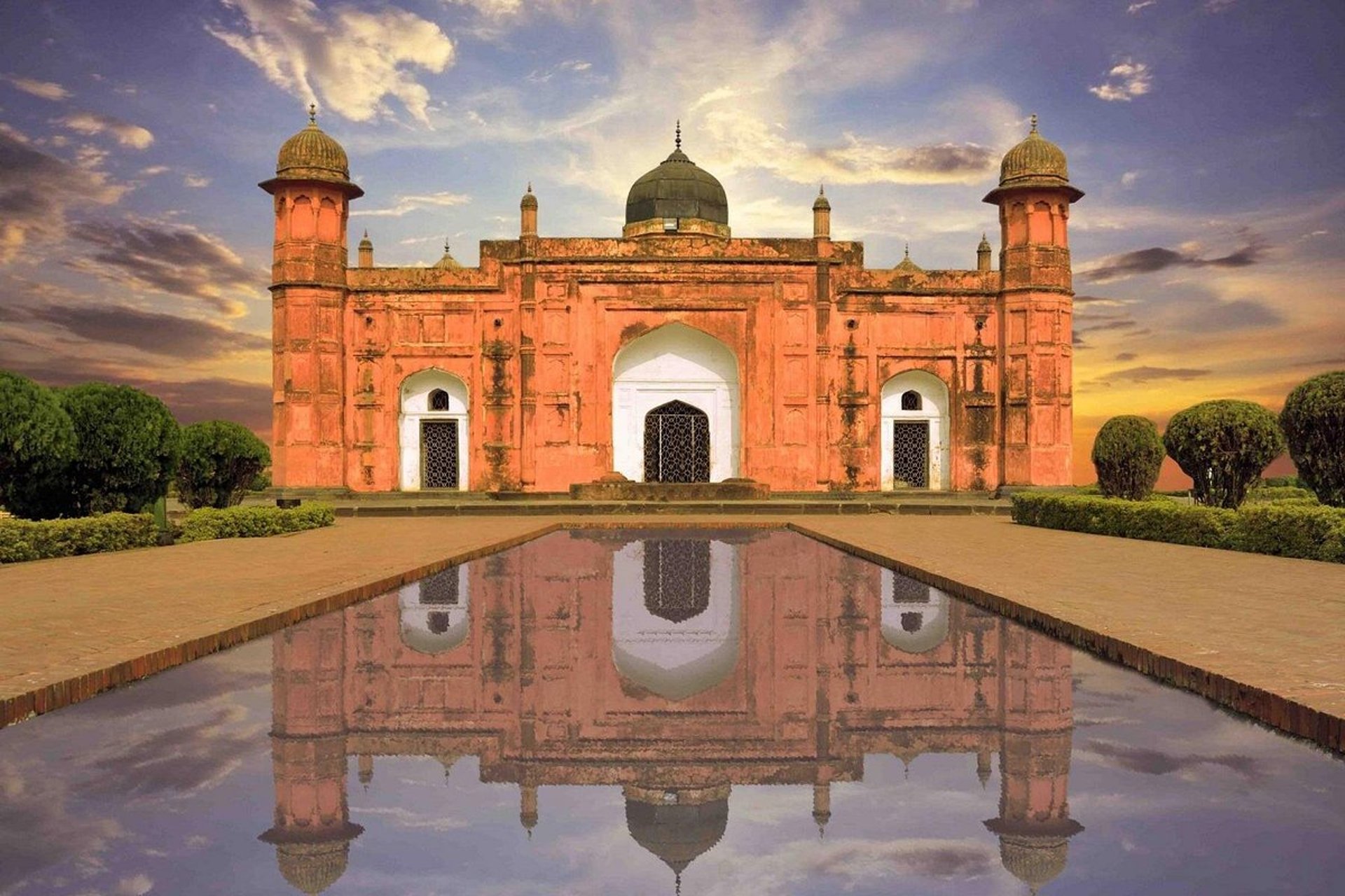 gray computer monitor