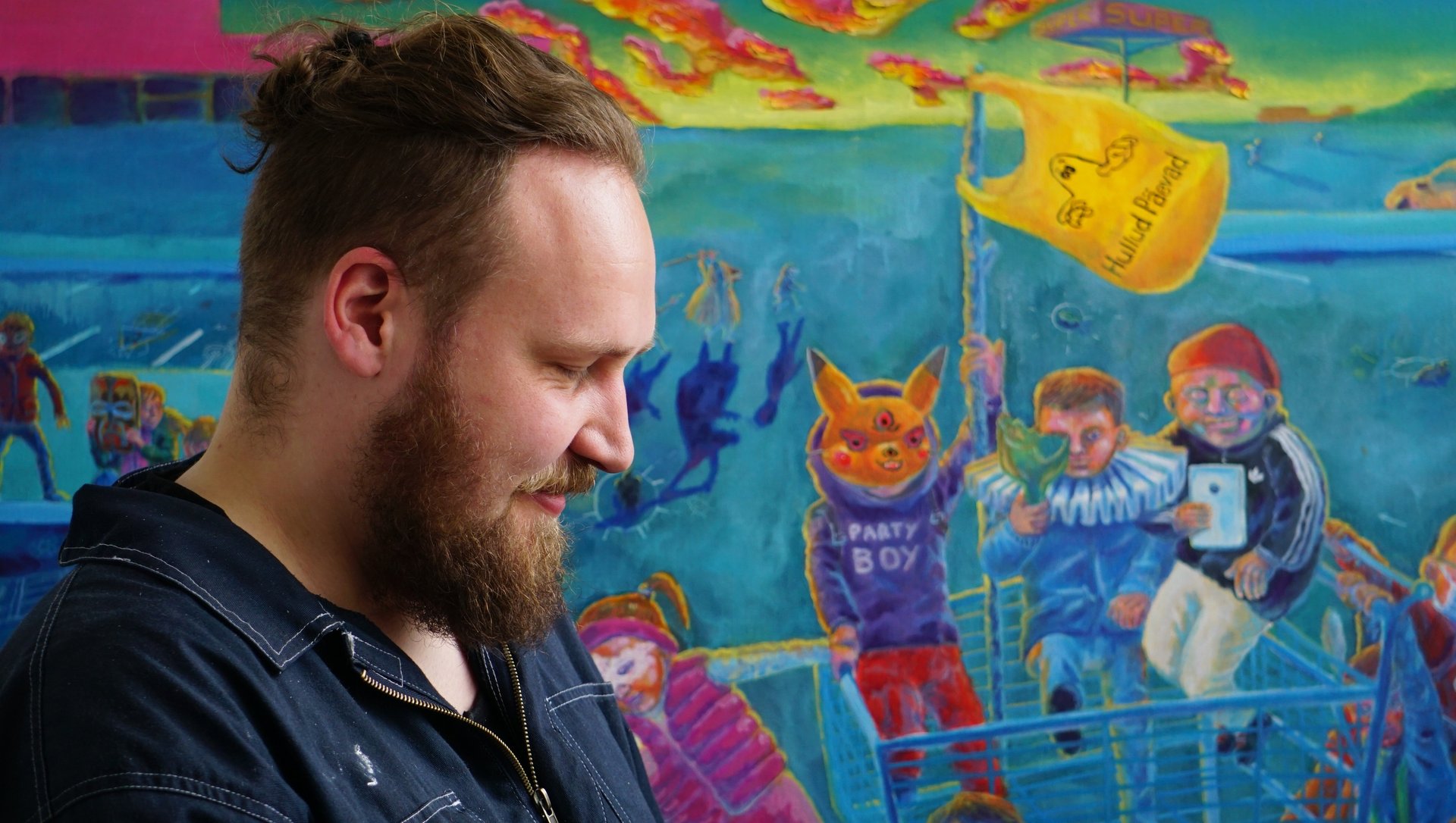 gray computer monitor