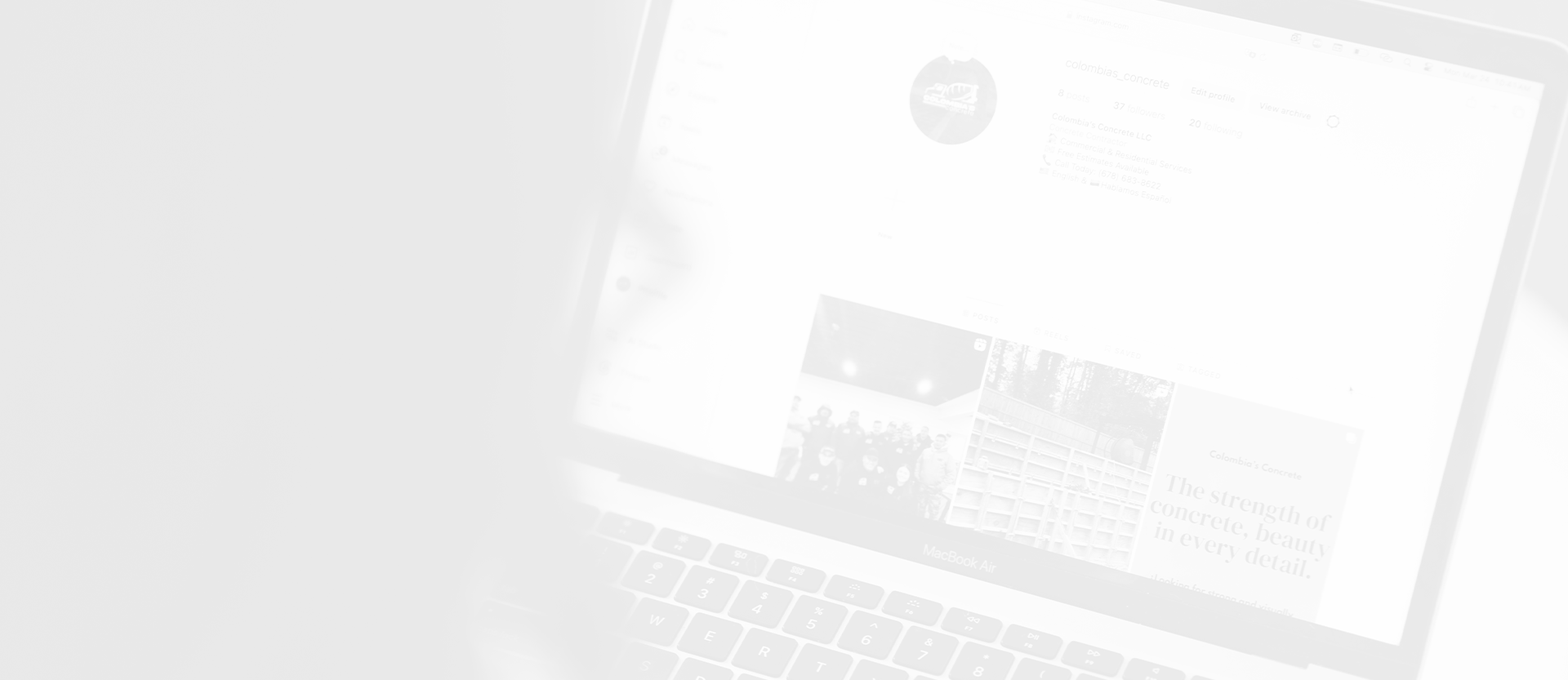 gray computer monitor