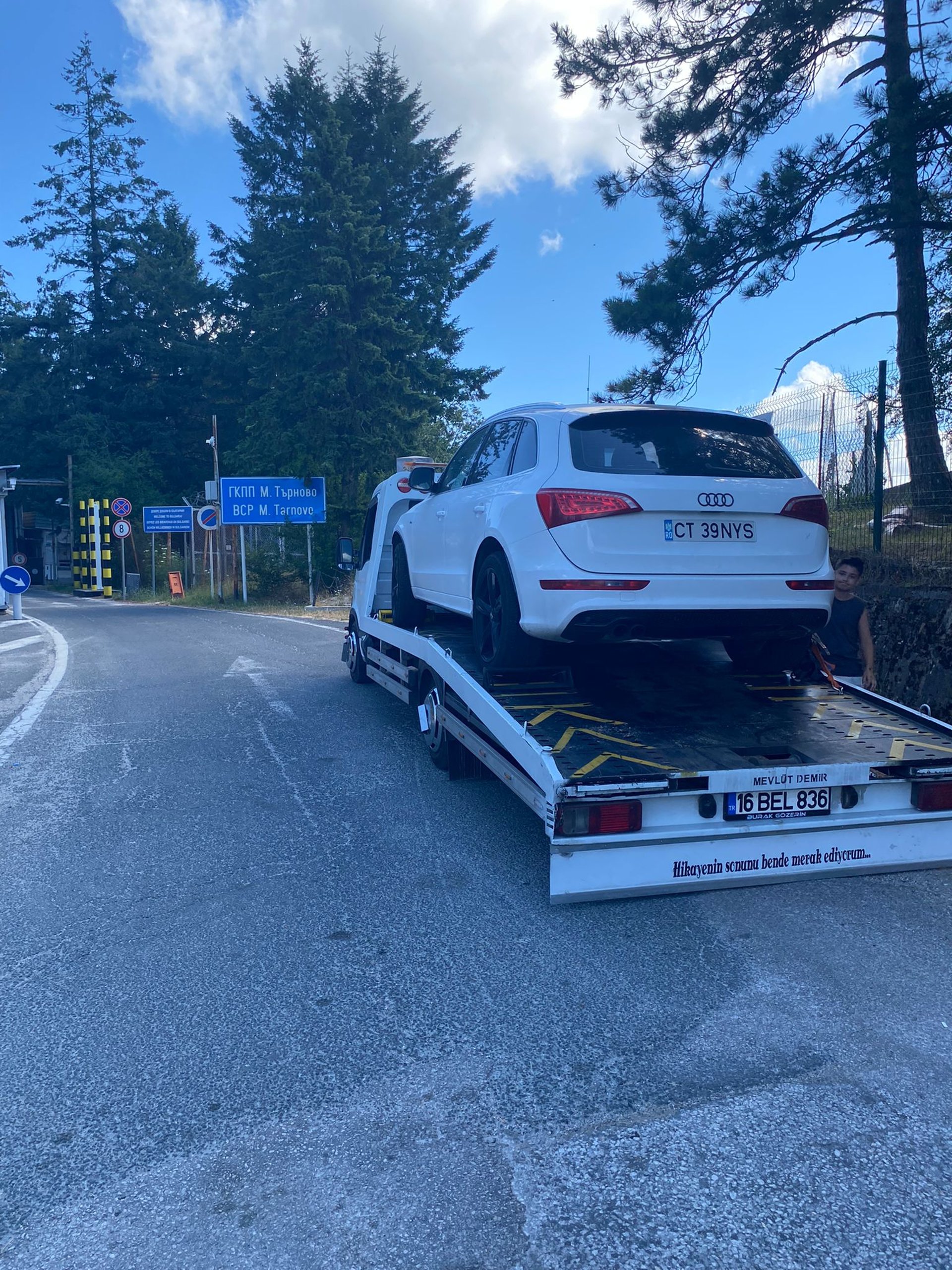 black and white bed linen