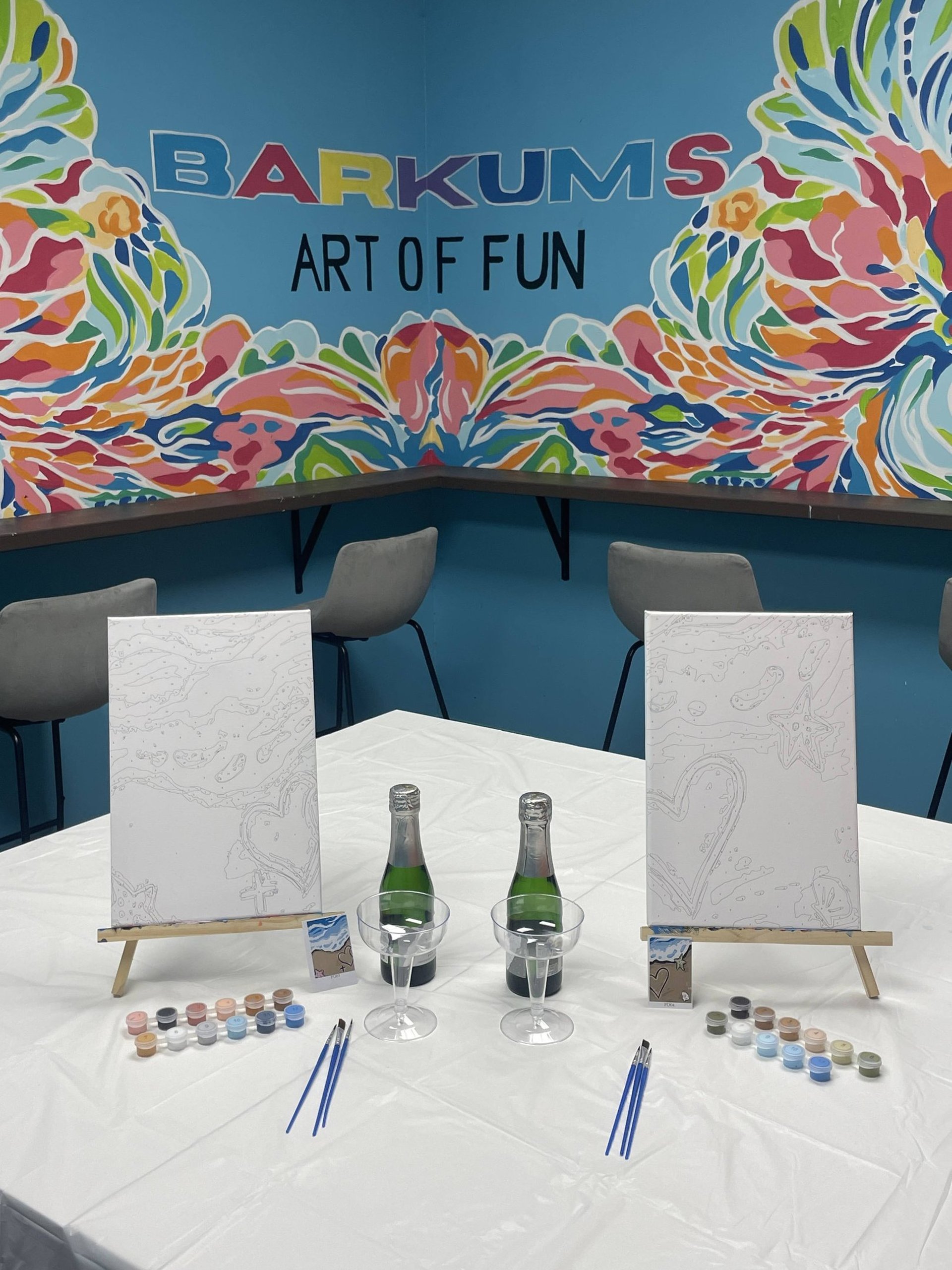 black and white bed linen