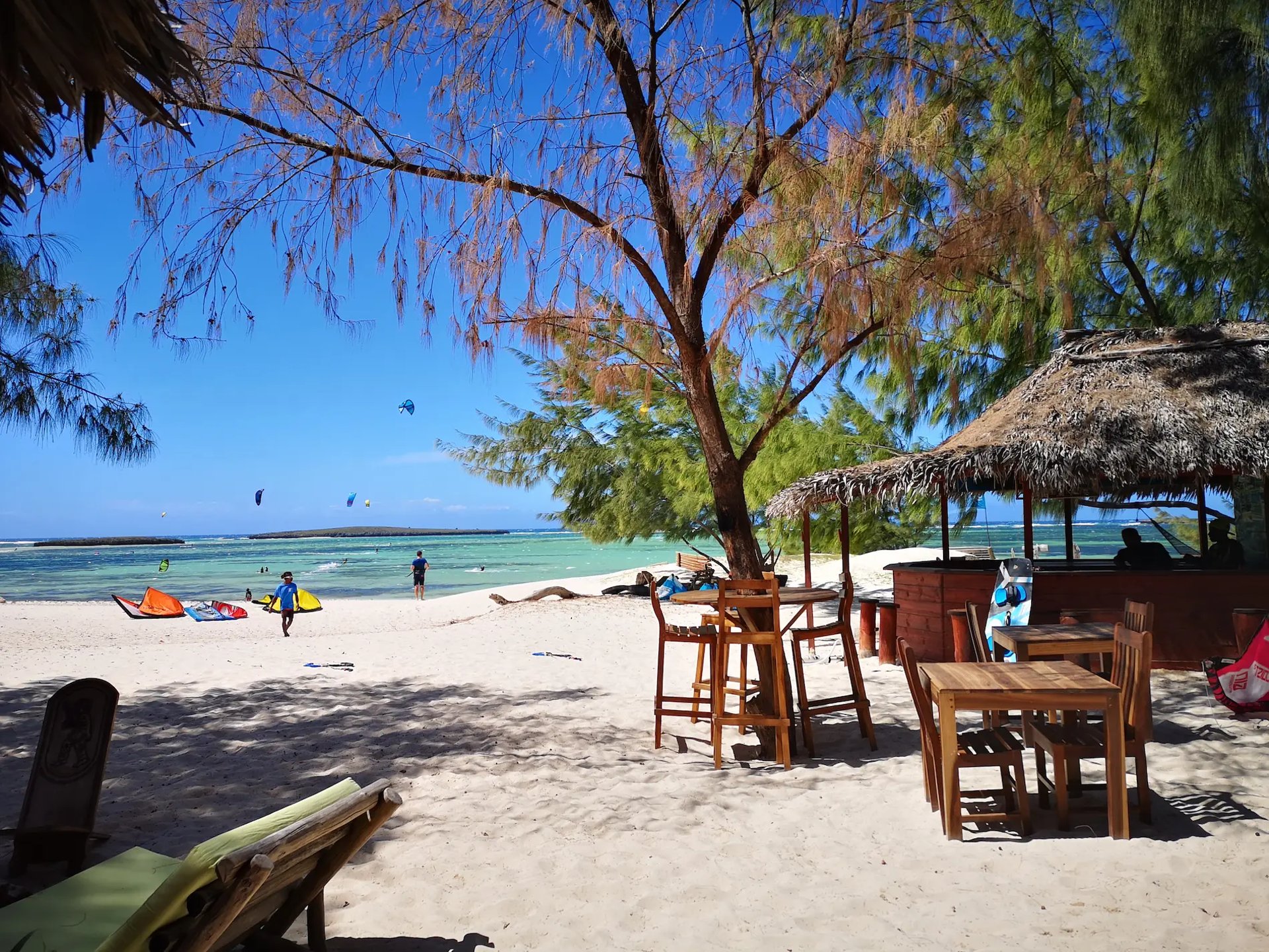 Kitesurf sur le spot de la baie de Sakalava devant Ocean Lodge Madagascar
