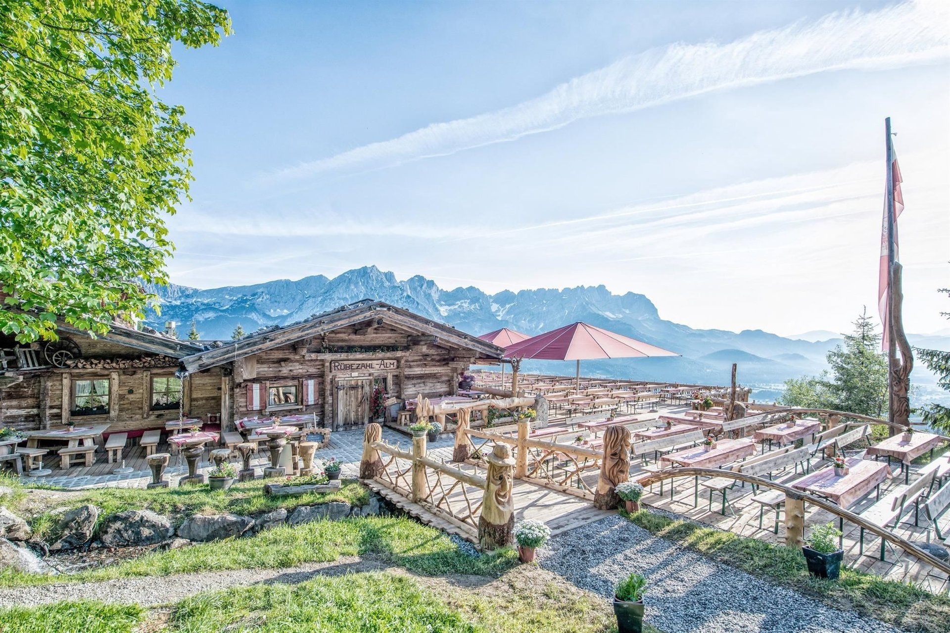 gray computer monitor