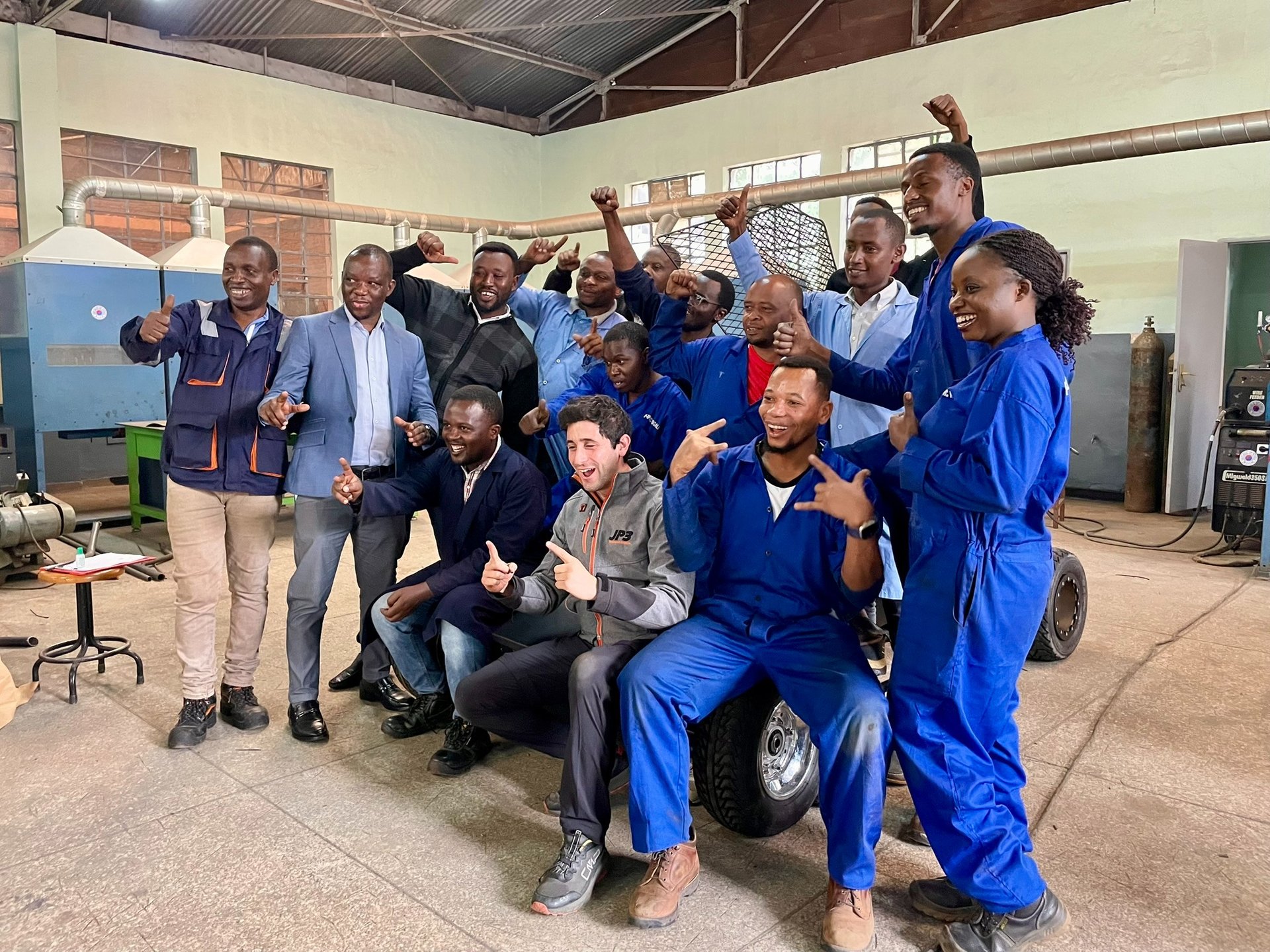 gray computer monitor