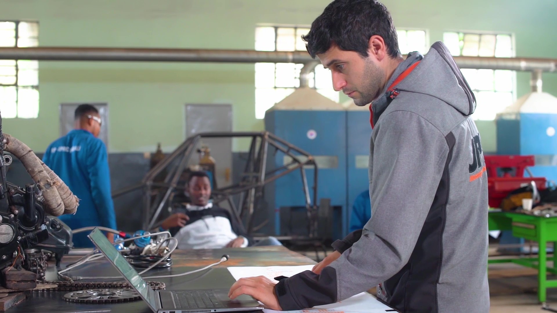 black and white bed linen