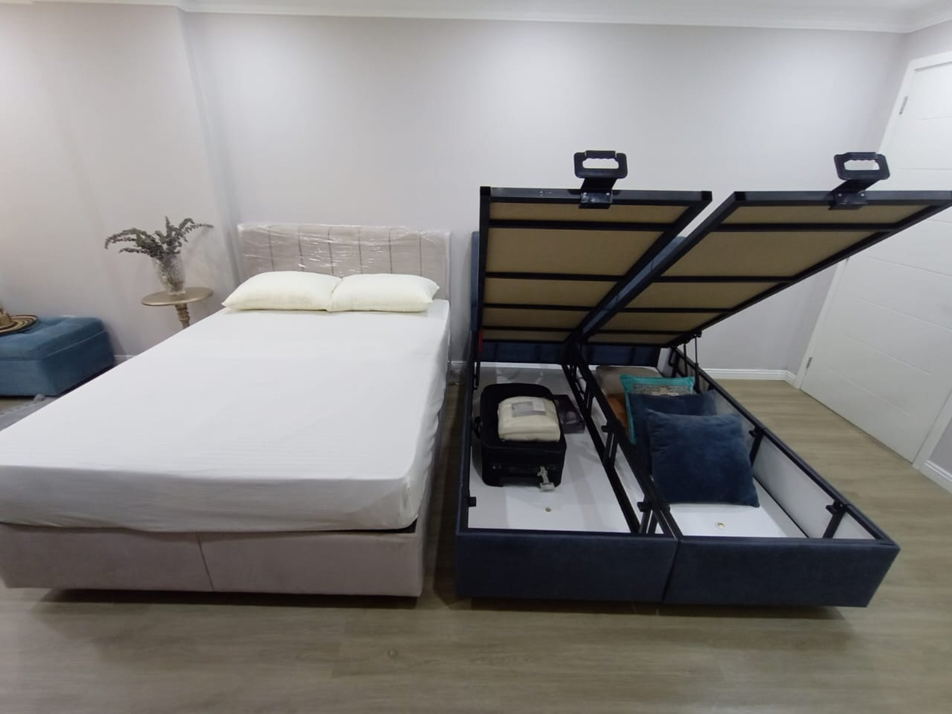 black and white bed linen