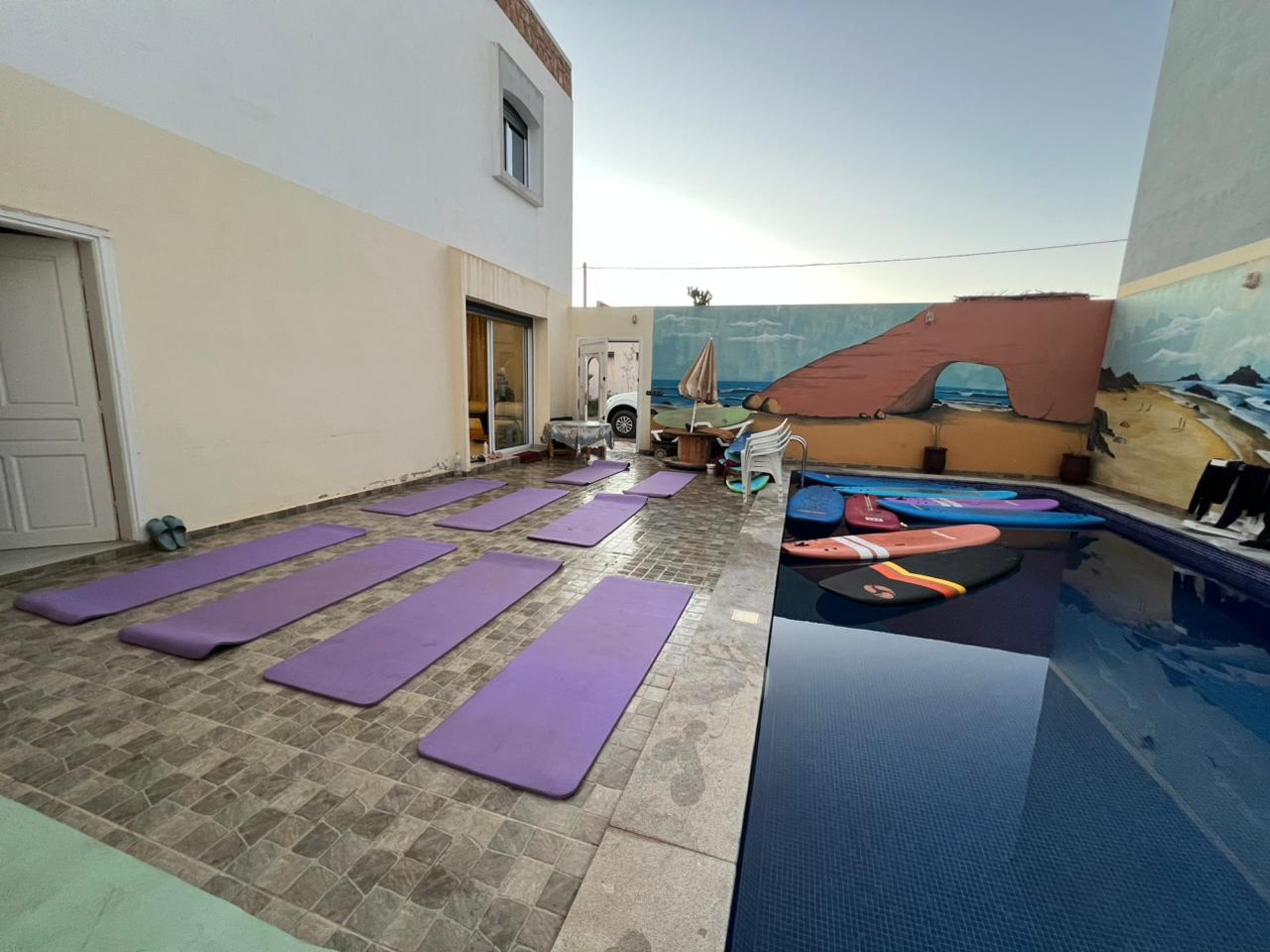 black and brown leather padded tub sofa