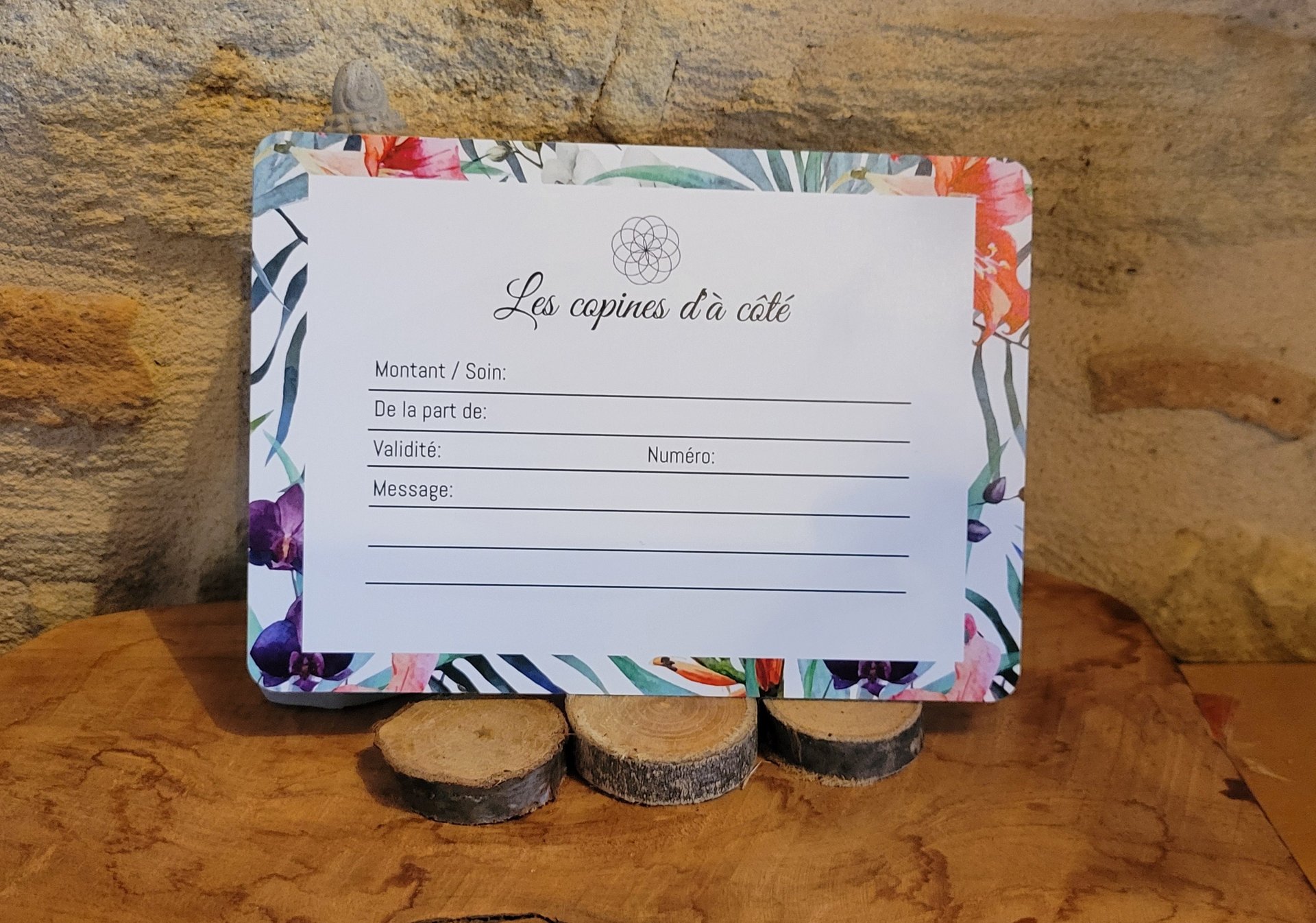 gray computer monitor