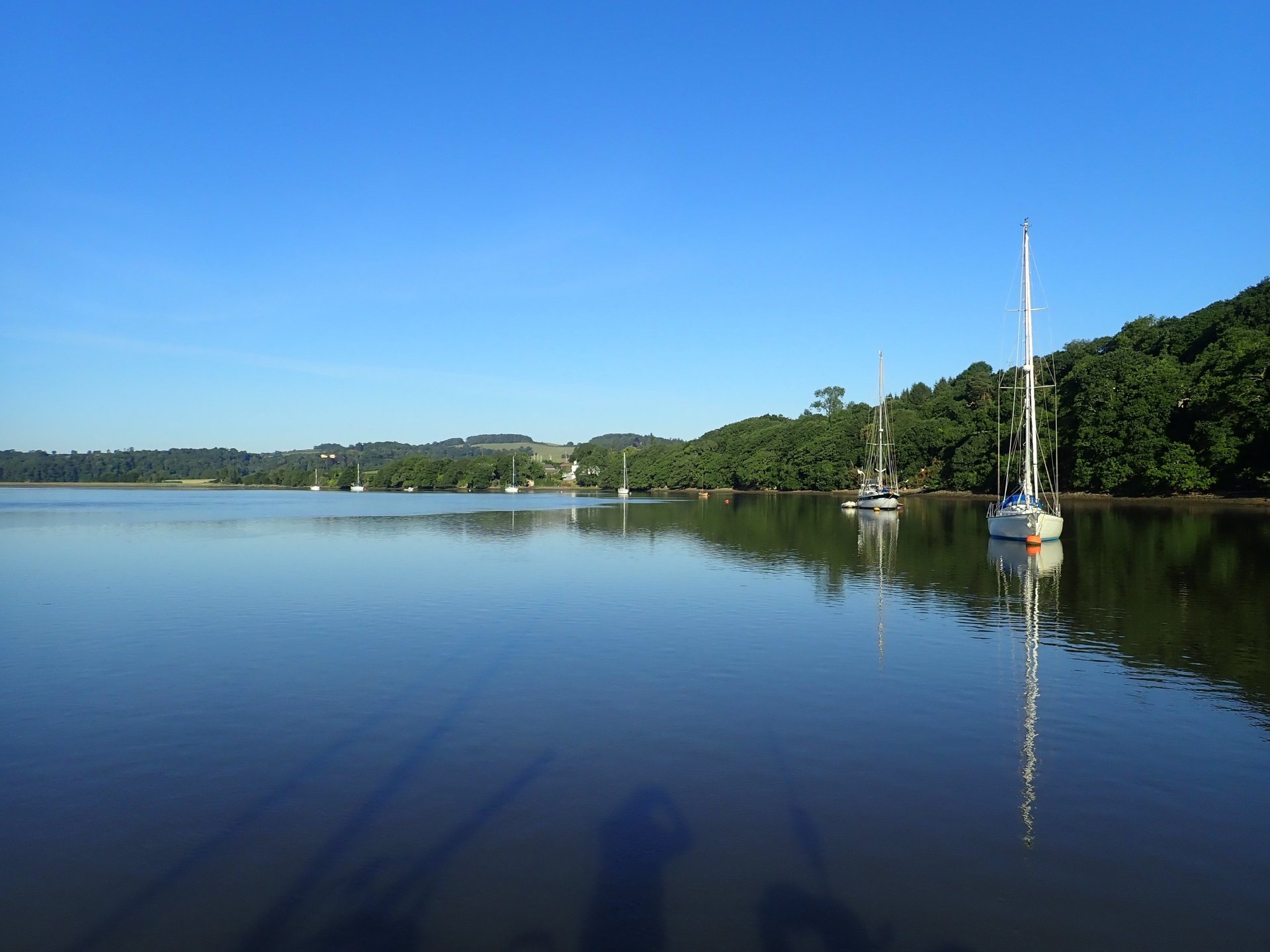 black and brown leather padded tub sofa