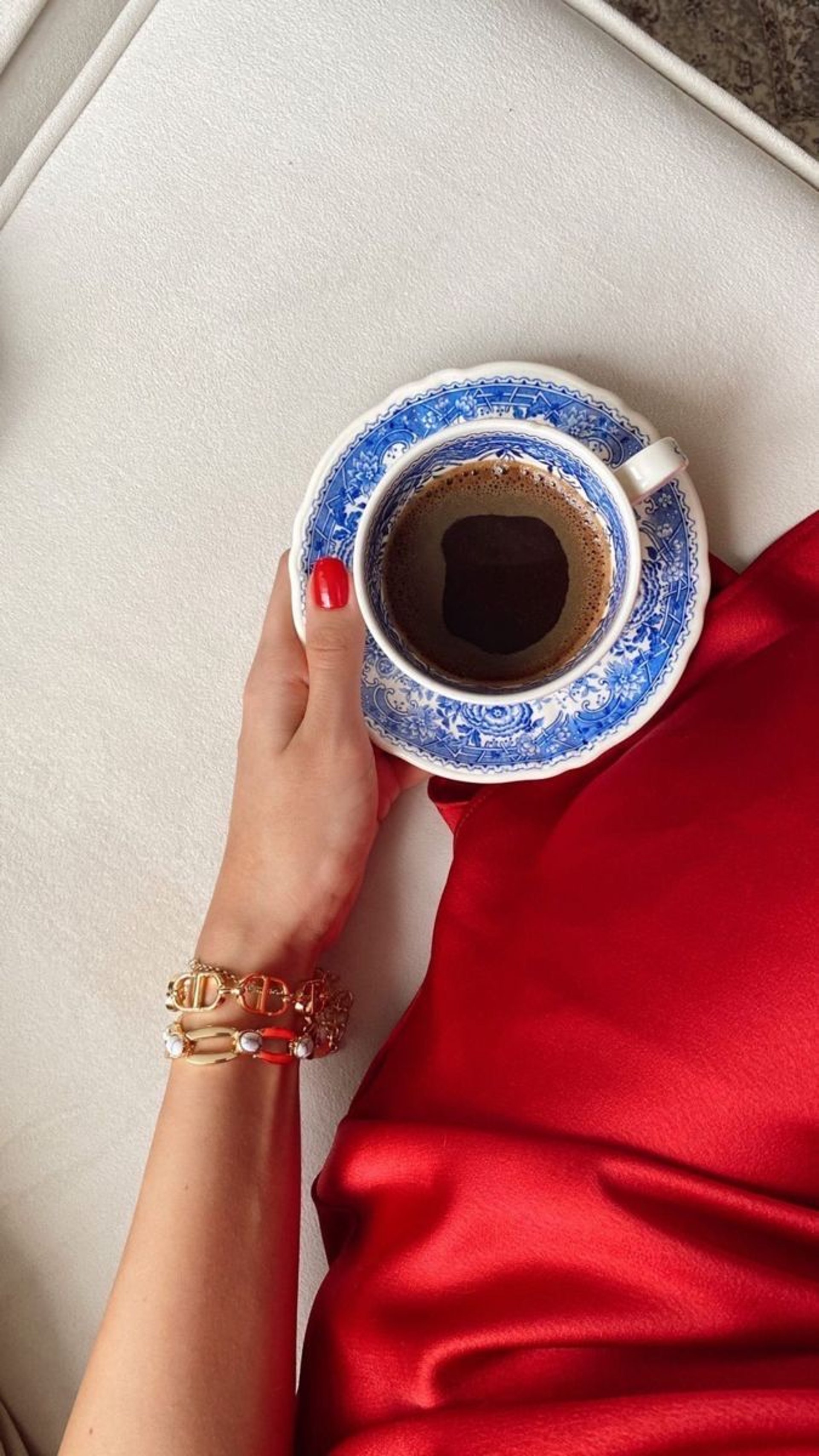 black and white bed linen