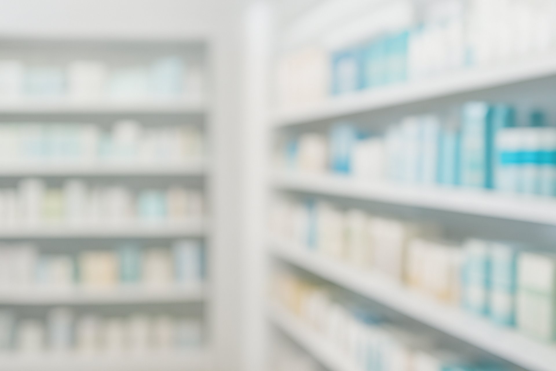 woman in white crew neck shirt wearing brown sun hat