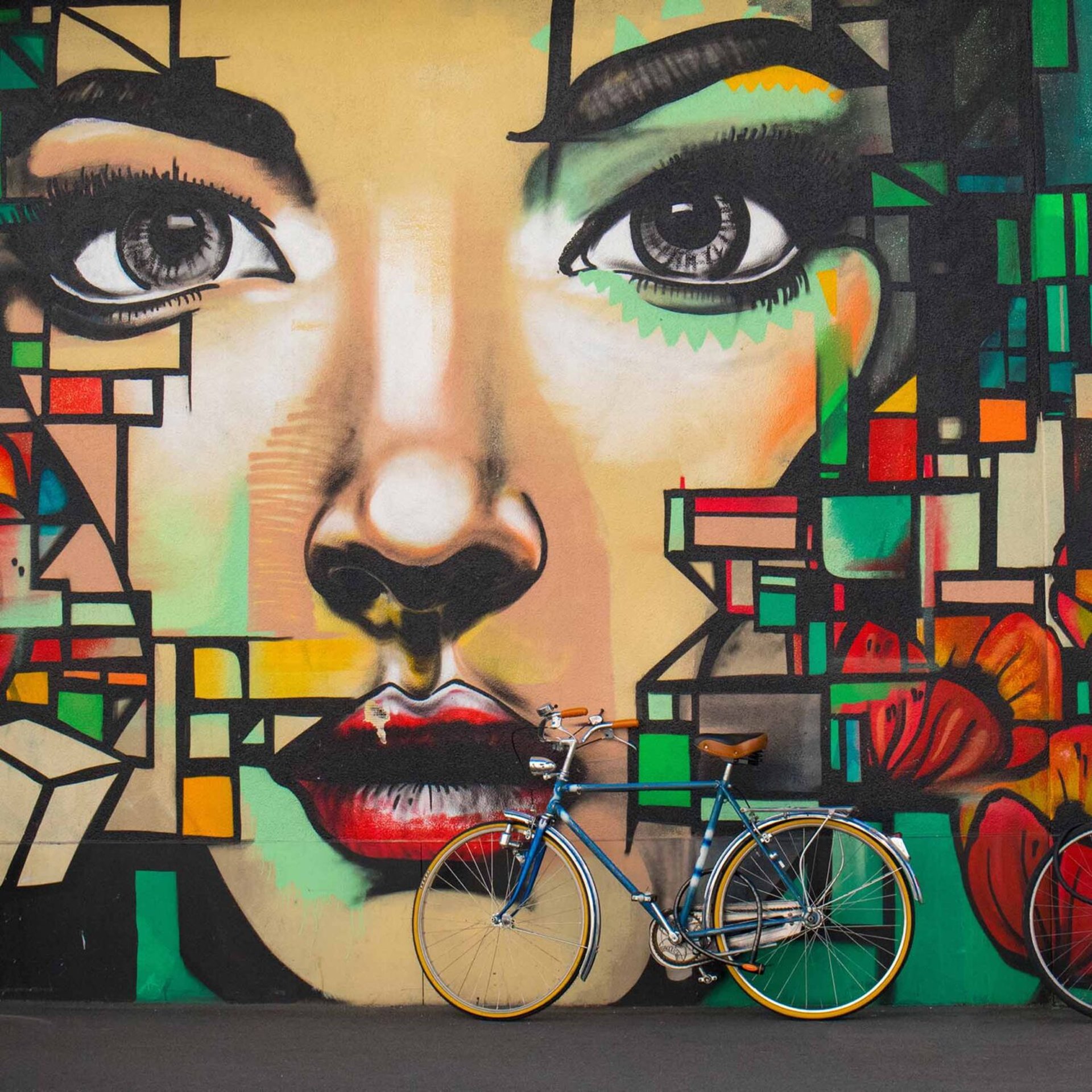 black and white bed linen