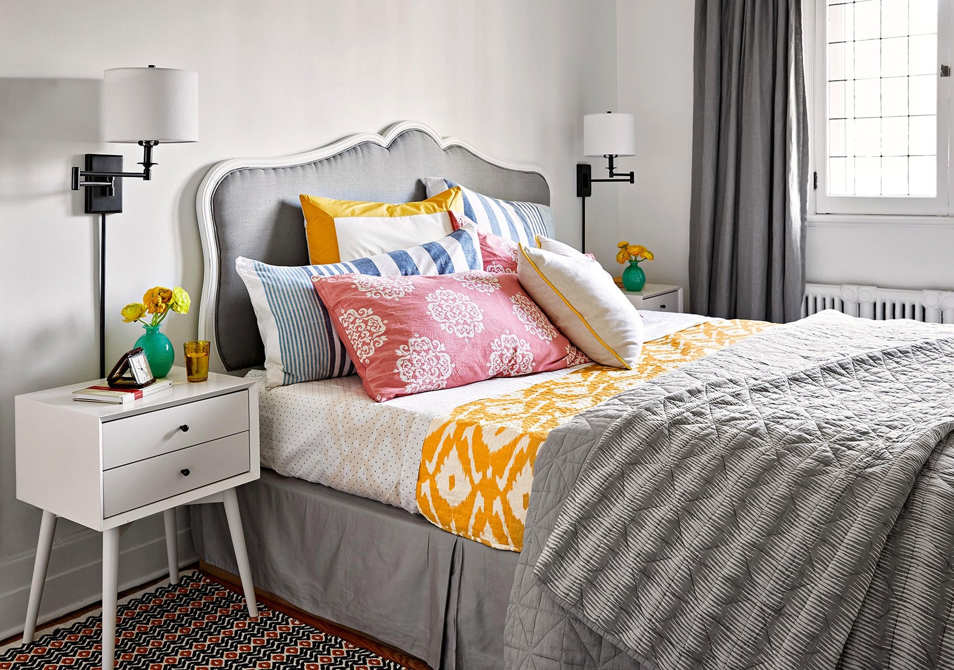 black and white bed linen