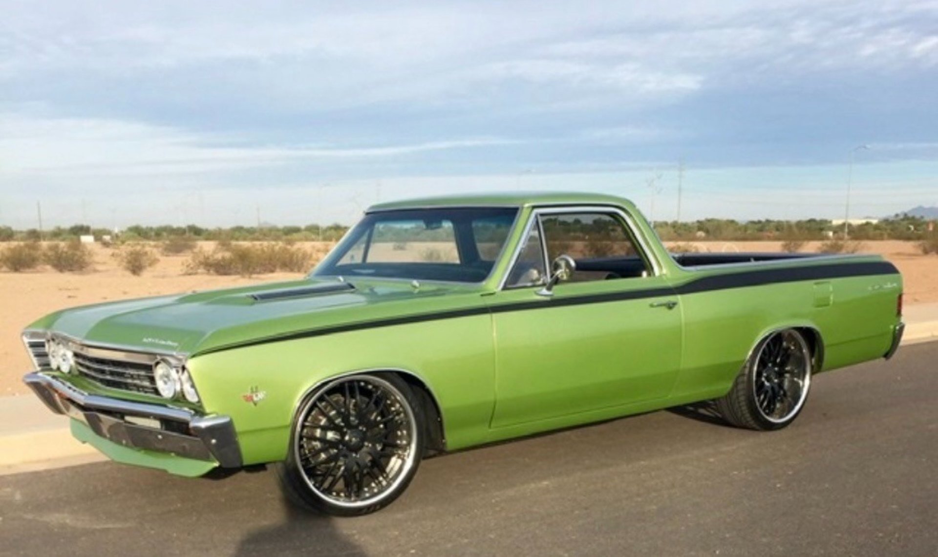 gray computer monitor