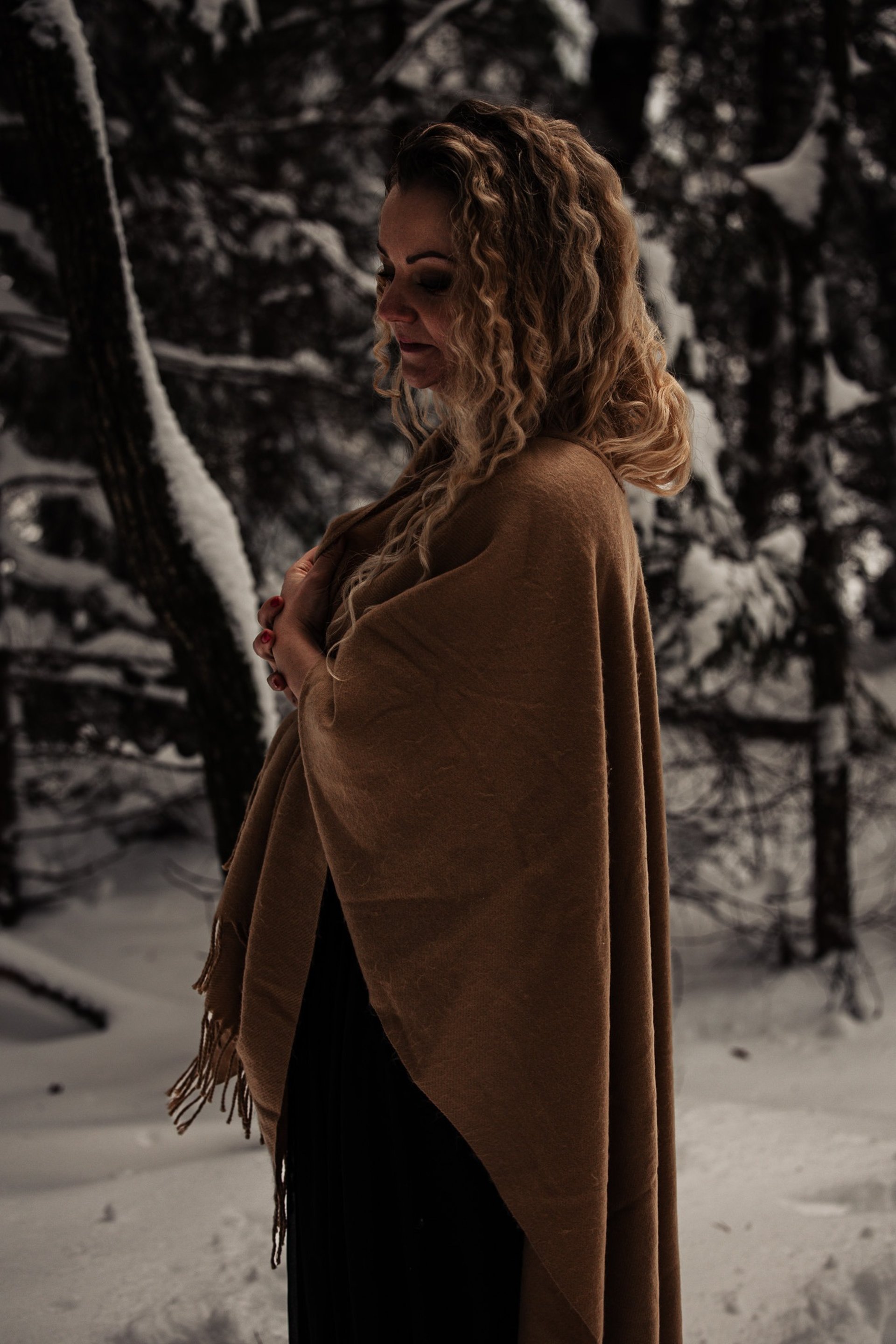 black and white bed linen