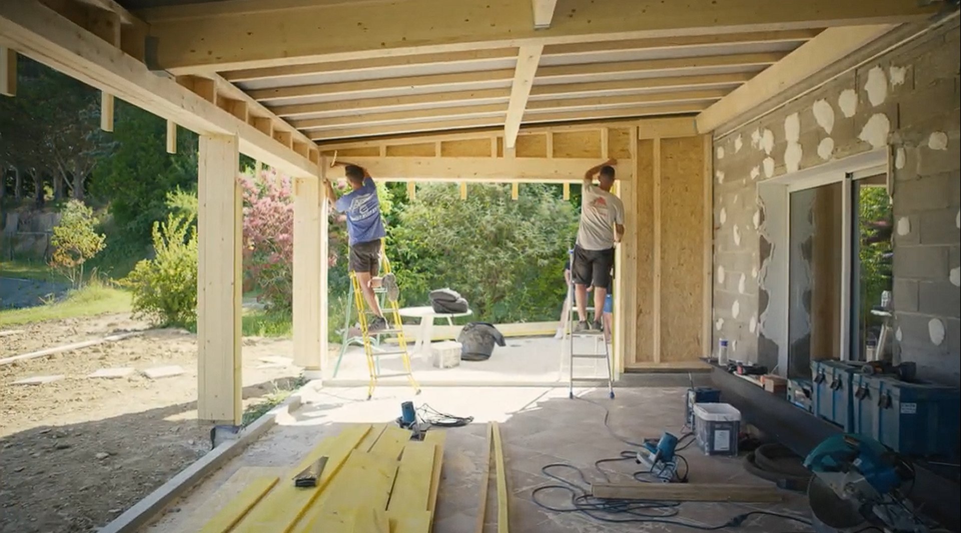 black and white bed linen