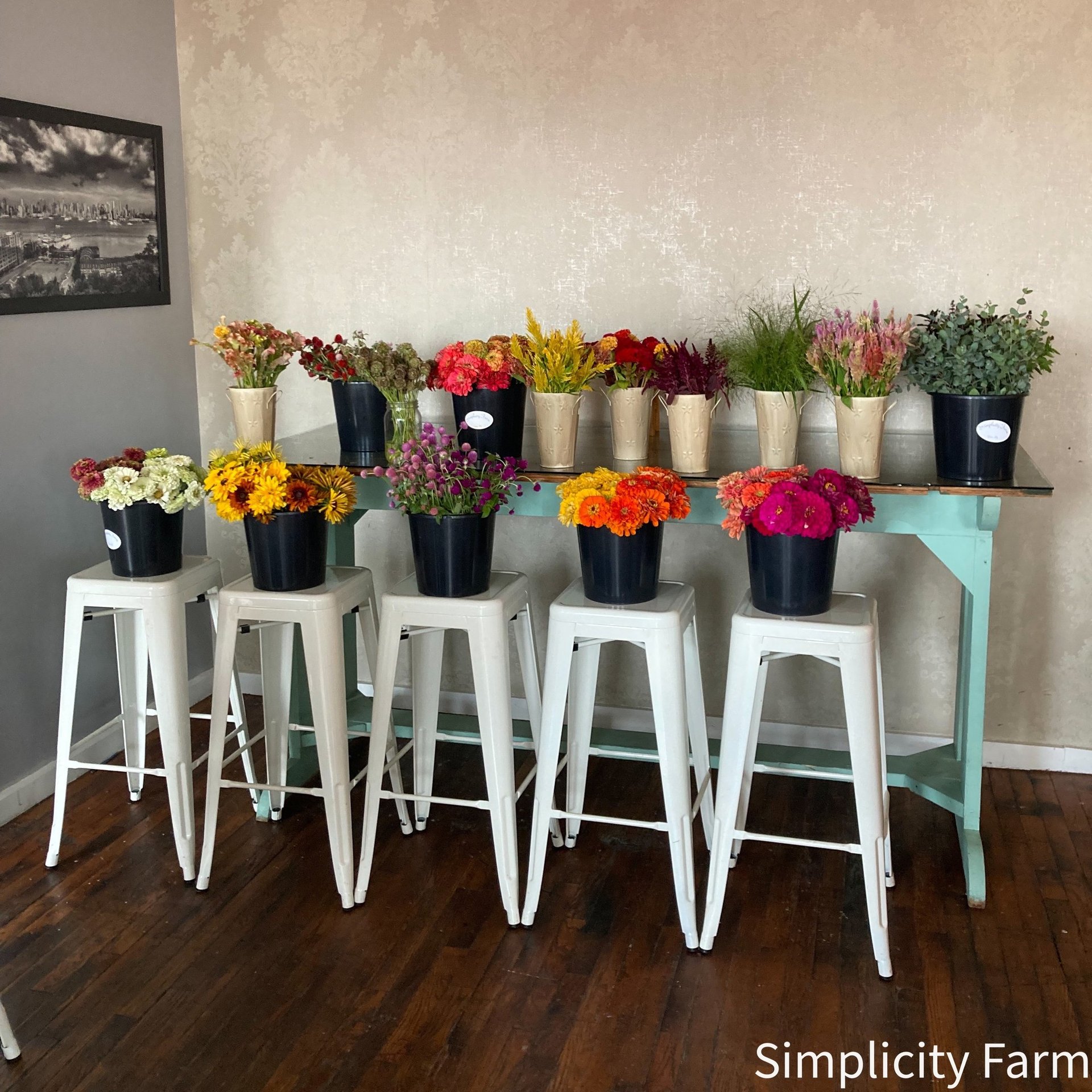 black and white bed linen