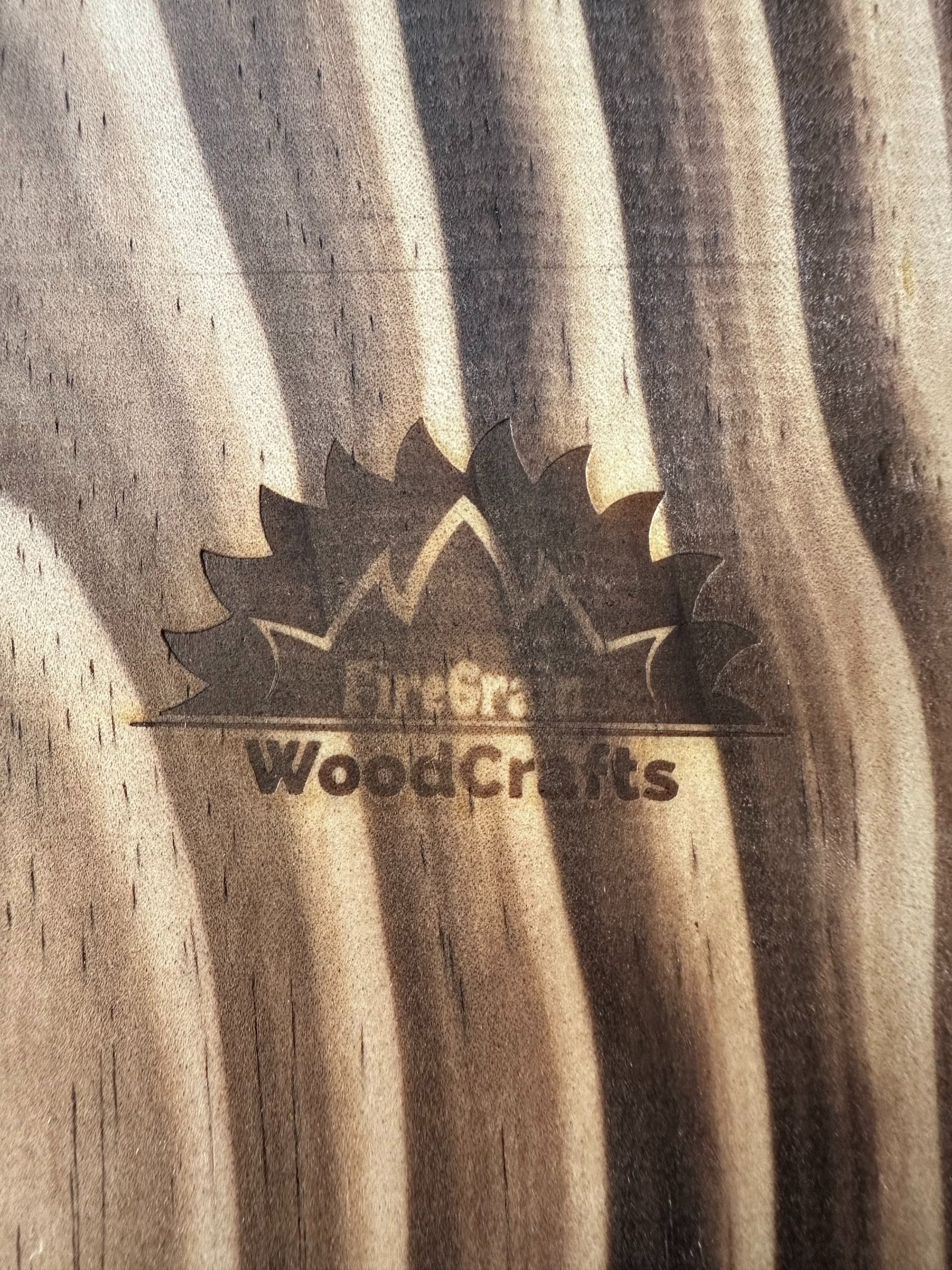 gray computer monitor